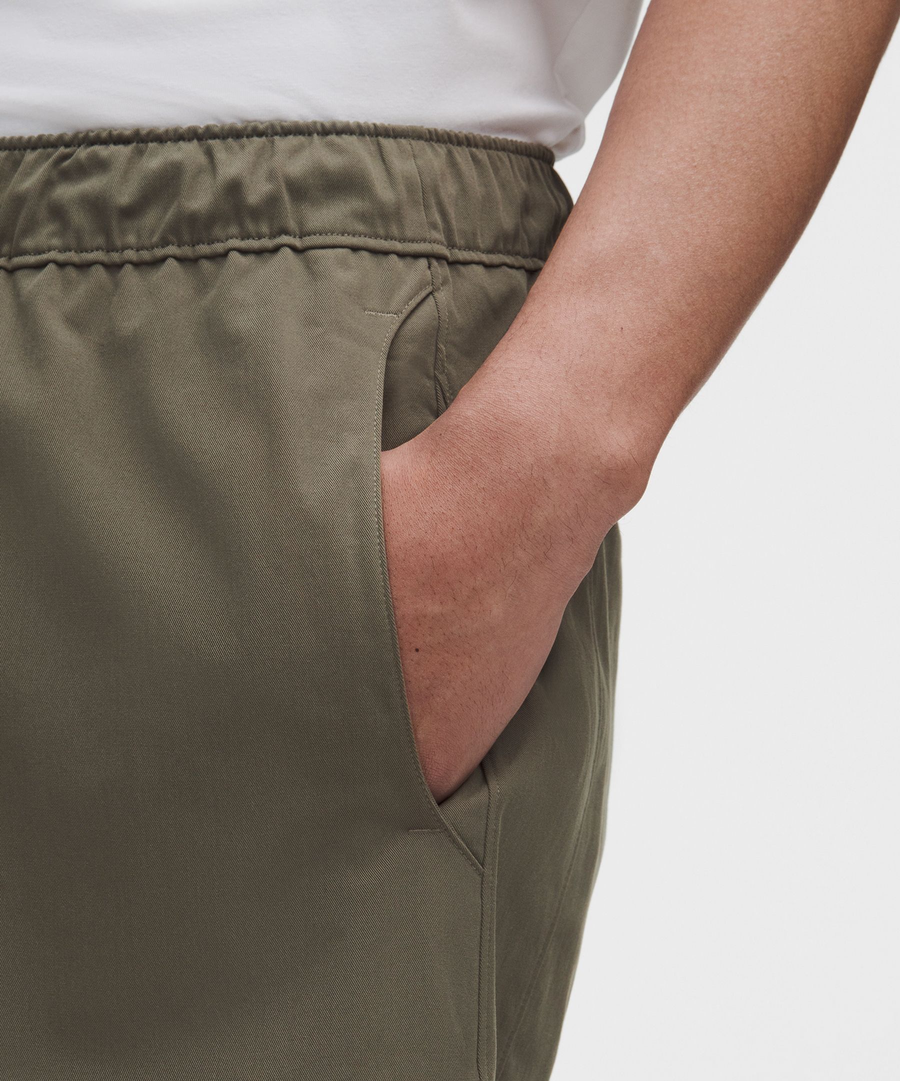 Short Unshaken coupe d&eacute;contract&eacute;e taille &eacute;lastique 23 cm