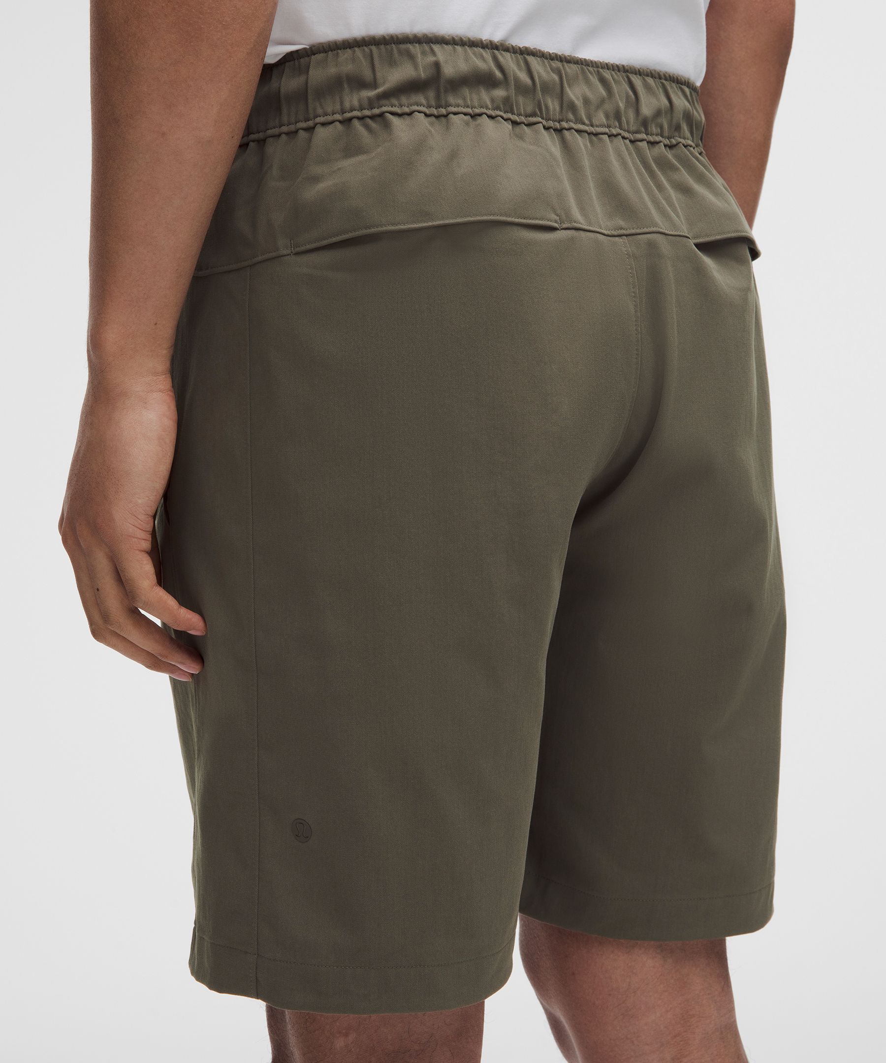 Short Unshaken coupe d&eacute;contract&eacute;e taille &eacute;lastique 23 cm
