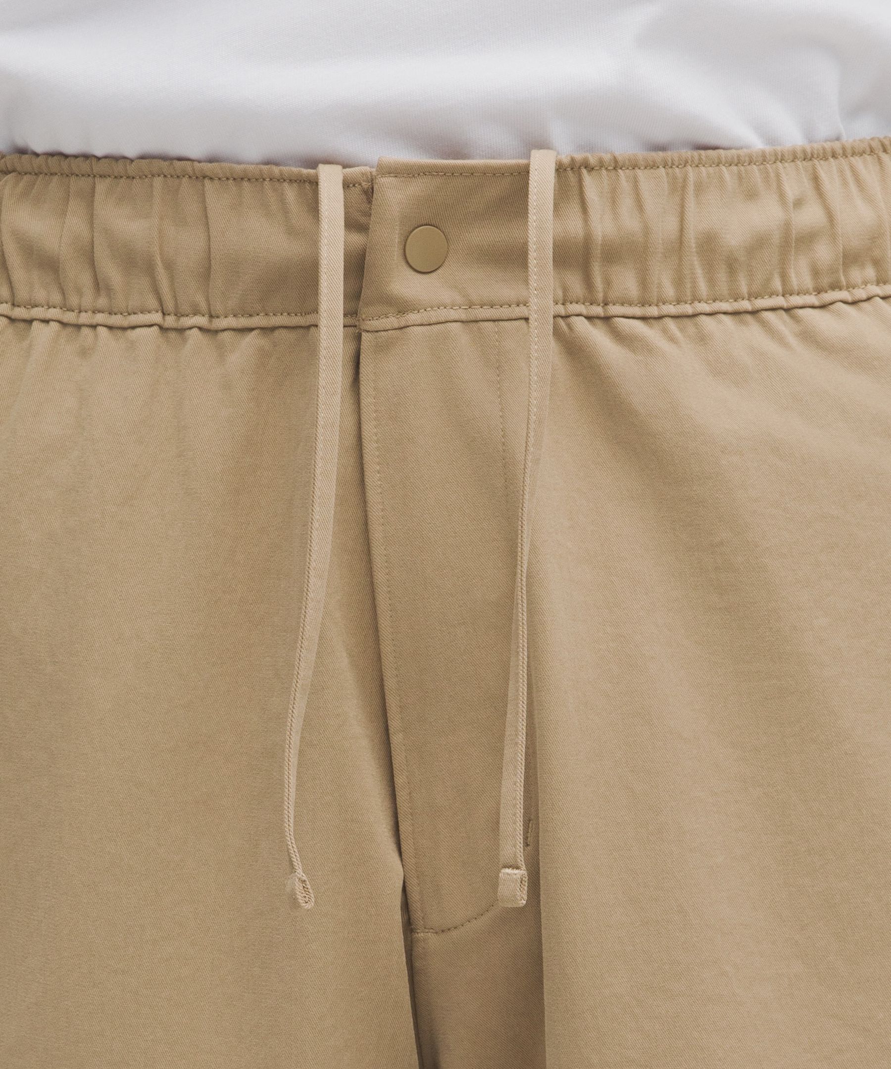 Short Unshaken coupe d&eacute;contract&eacute;e taille &eacute;lastique 23 cm