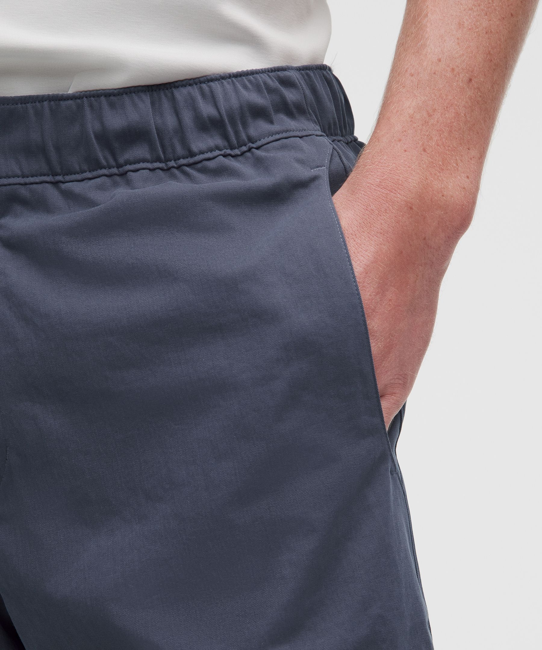 Unshaken Relaxed Pull-On Short 9"