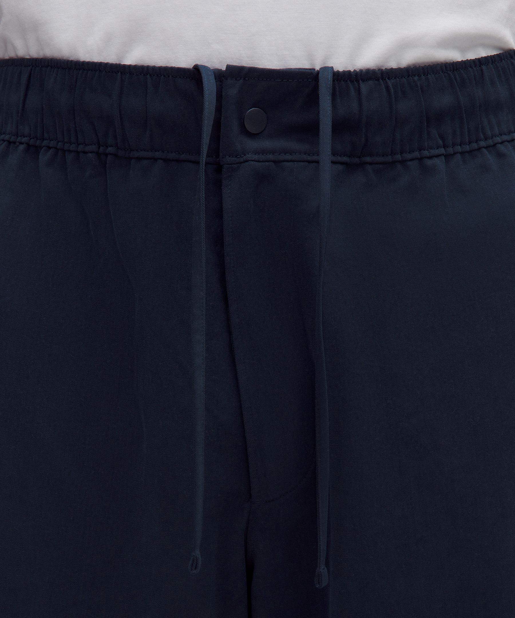 Unshaken Relaxed Pull-On Short 9"