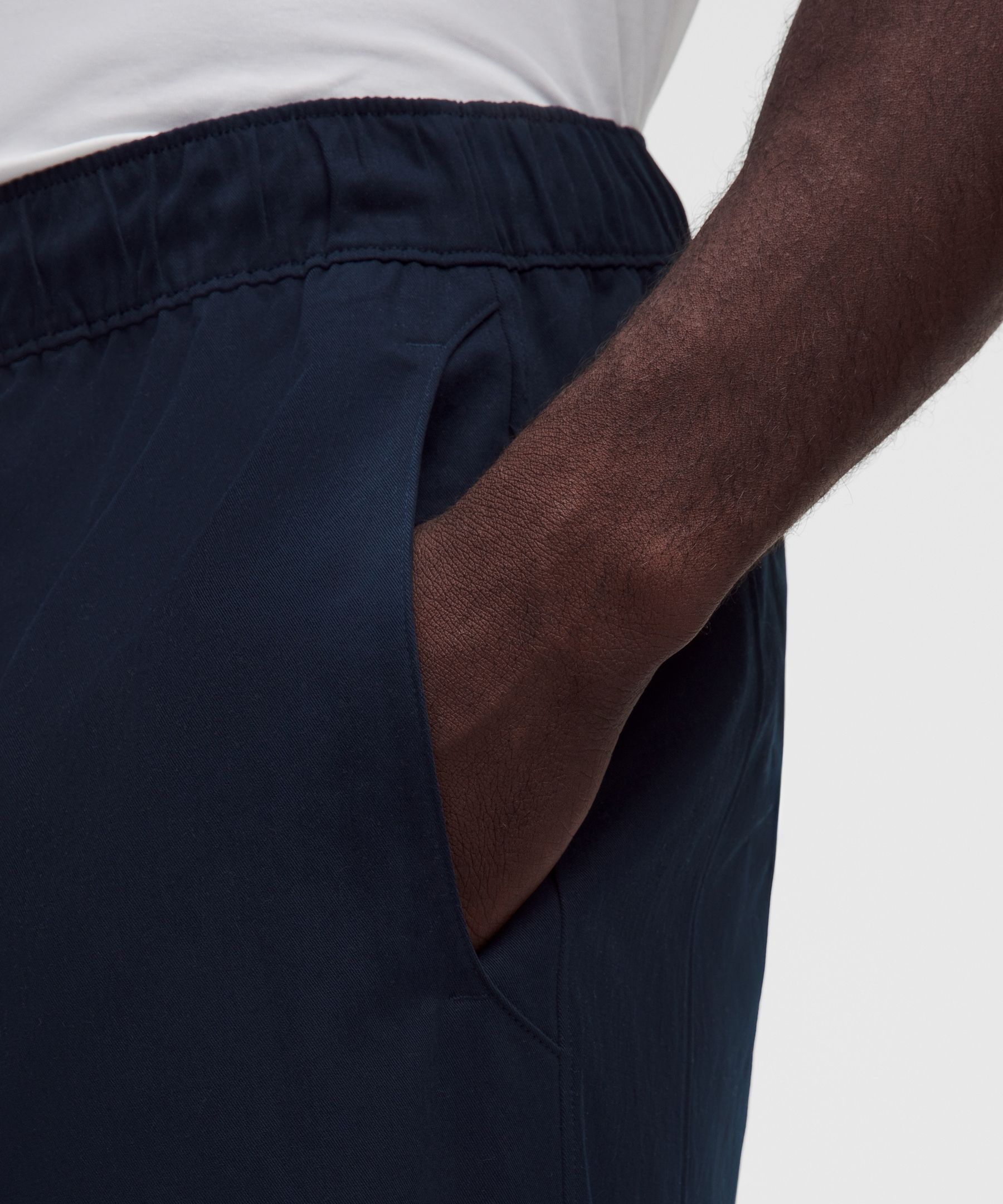 Unshaken Relaxed Pull-On Short 9"