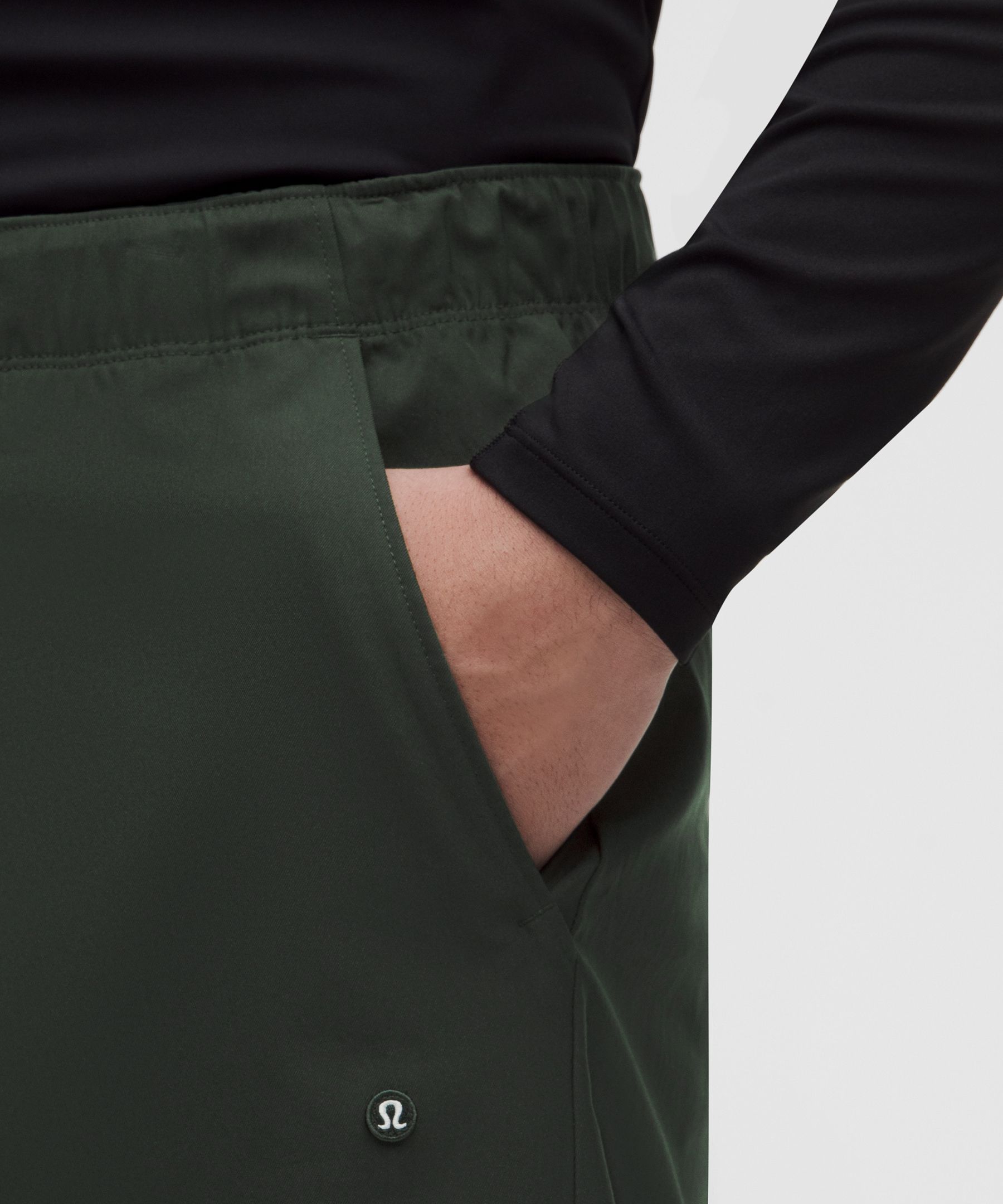 Stretch Twill Relaxed-Fit Golf Short 9"