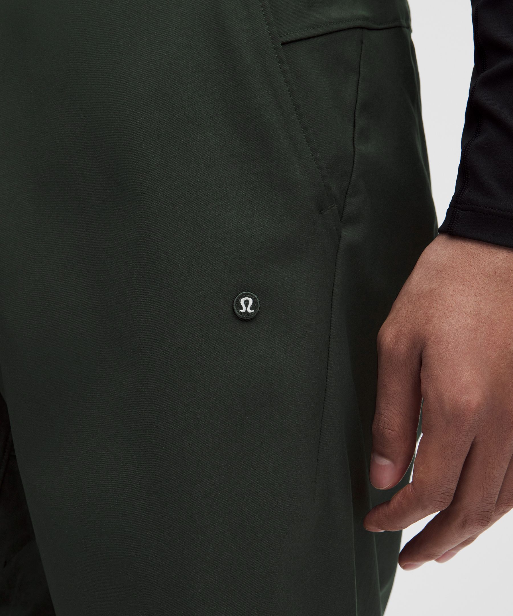 Stretch Twill Relaxed-Fit Golf Short 9"