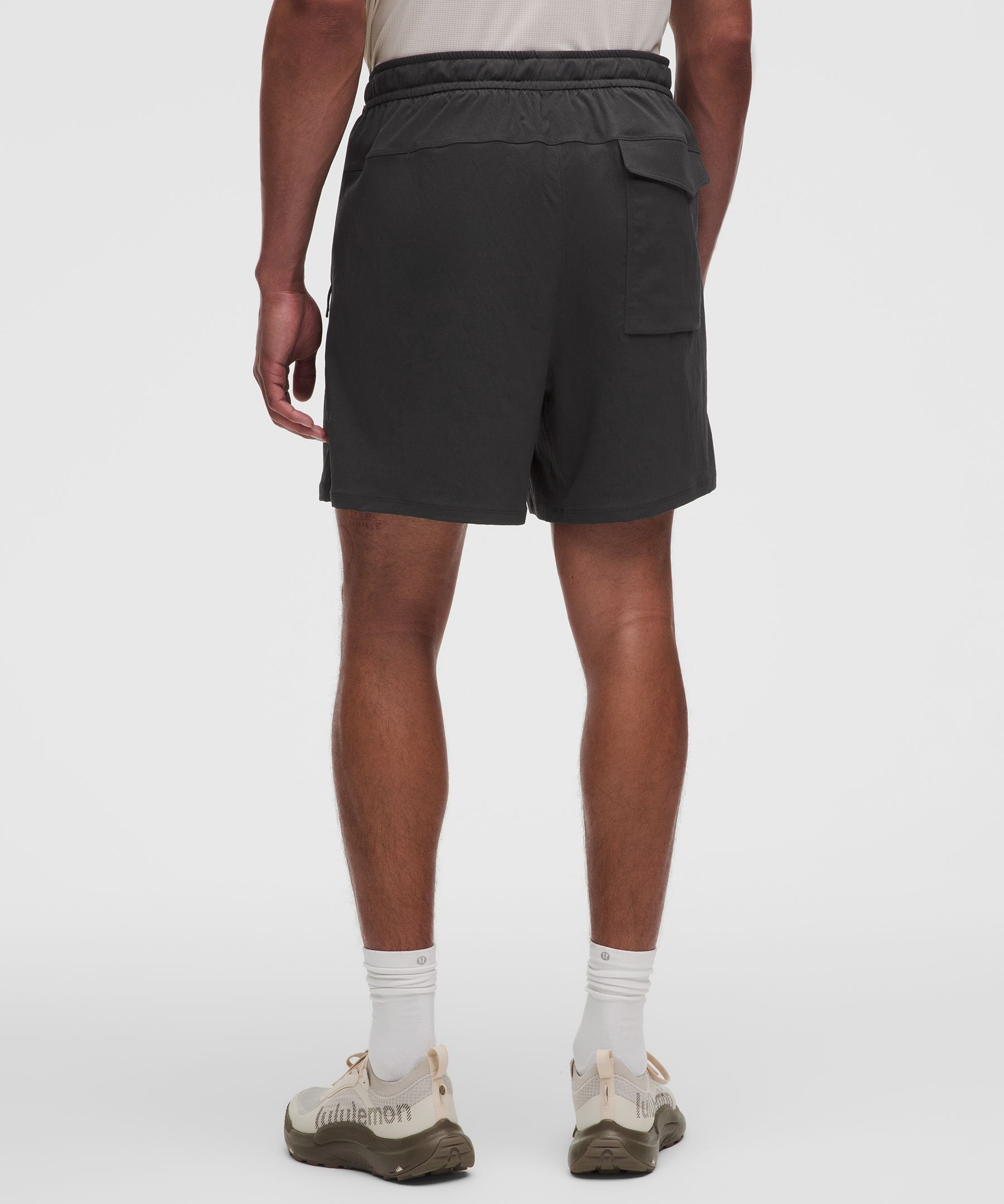 Short de randonn&eacute;e d&eacute;contract&eacute; avec protection UV 15 cm