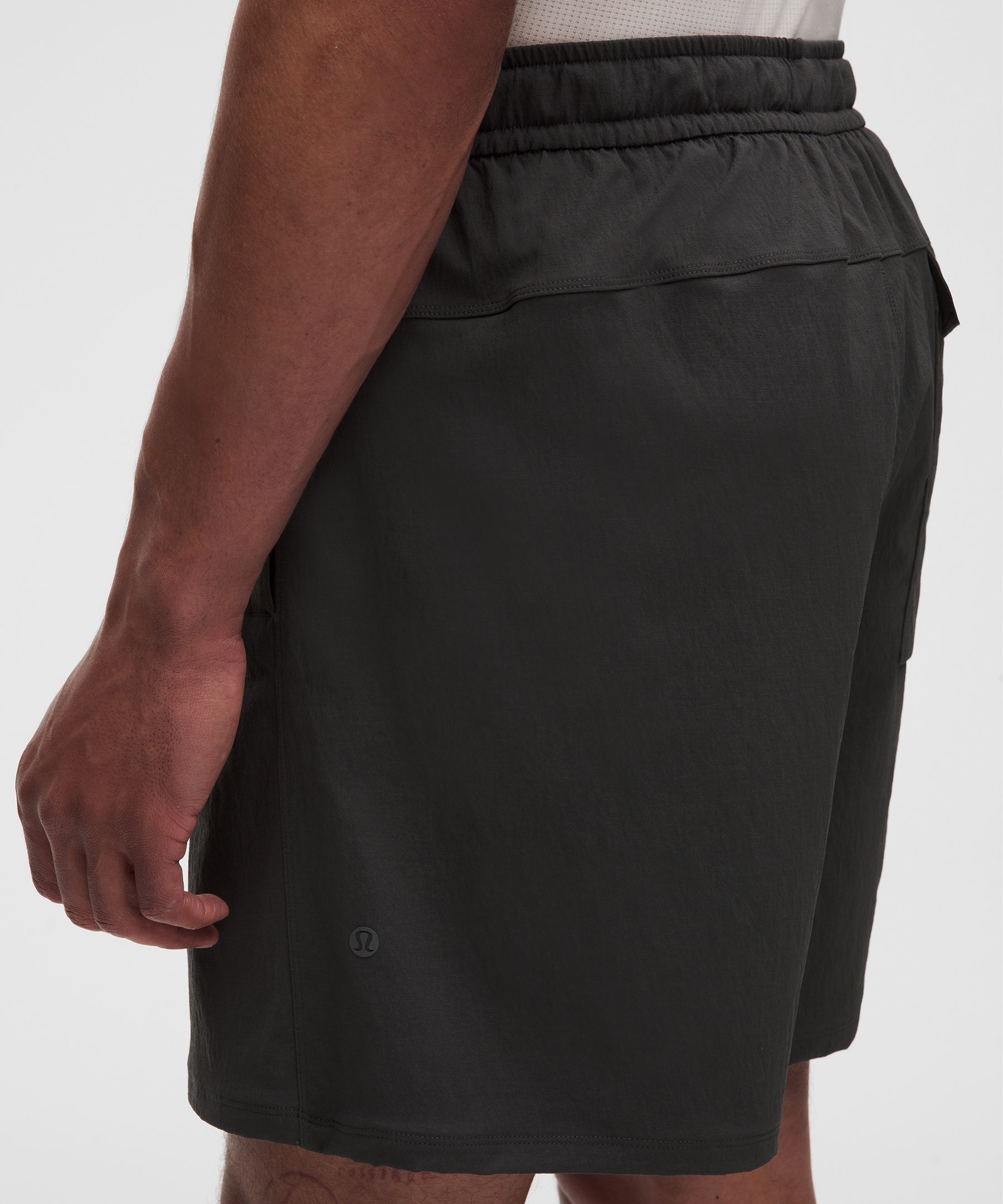 Short de randonn&eacute;e d&eacute;contract&eacute; avec protection UV 15 cm