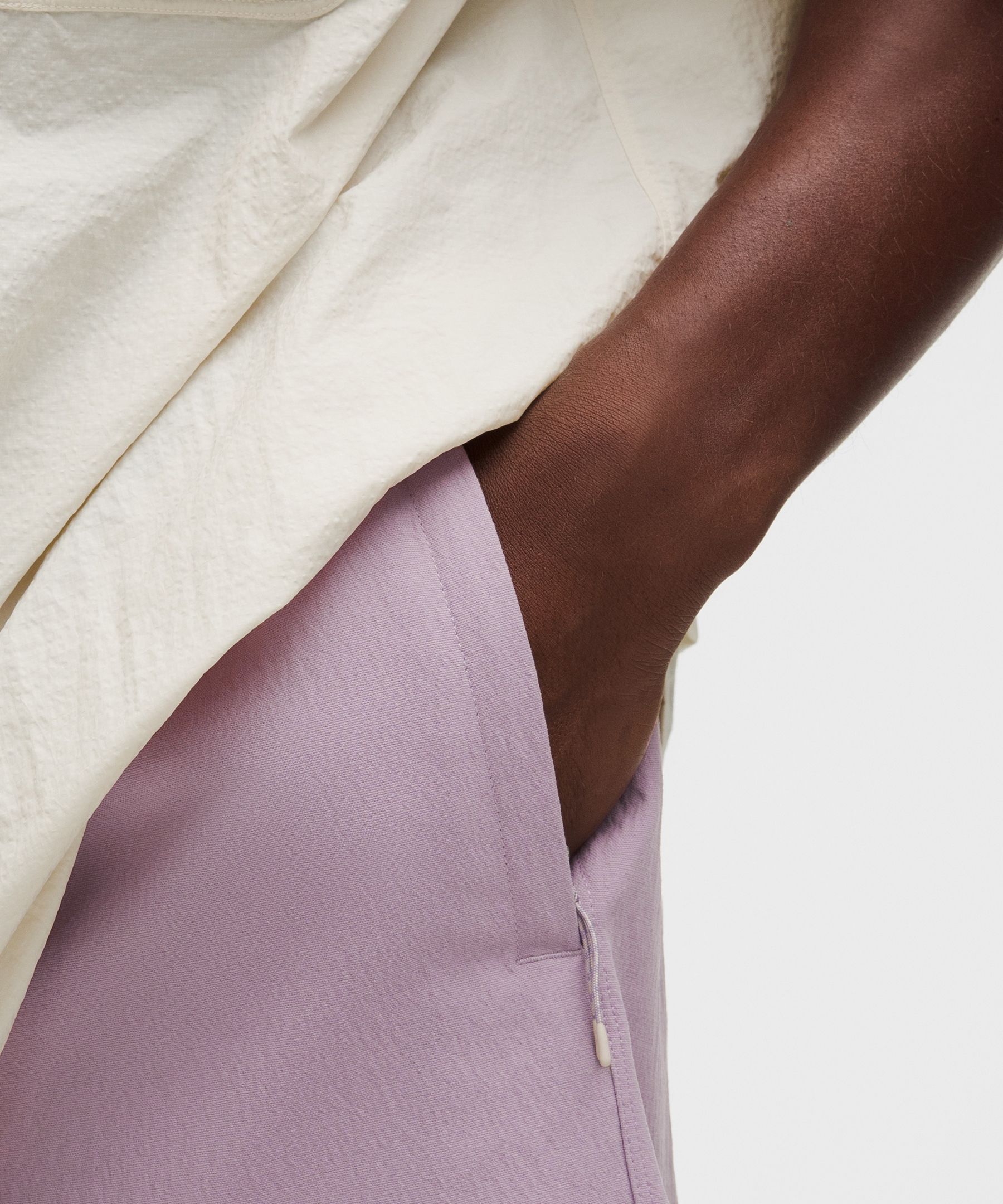 Short de randonn&eacute;e d&eacute;contract&eacute; avec protection UV 15 cm