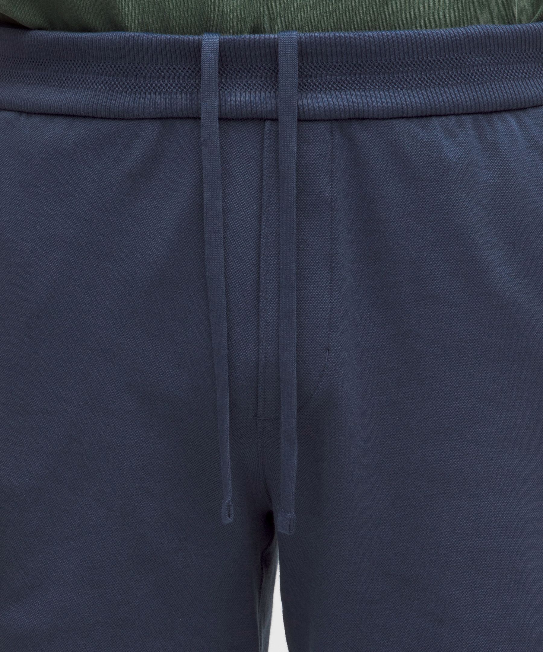 Pique Performer Relaxed Short 7"