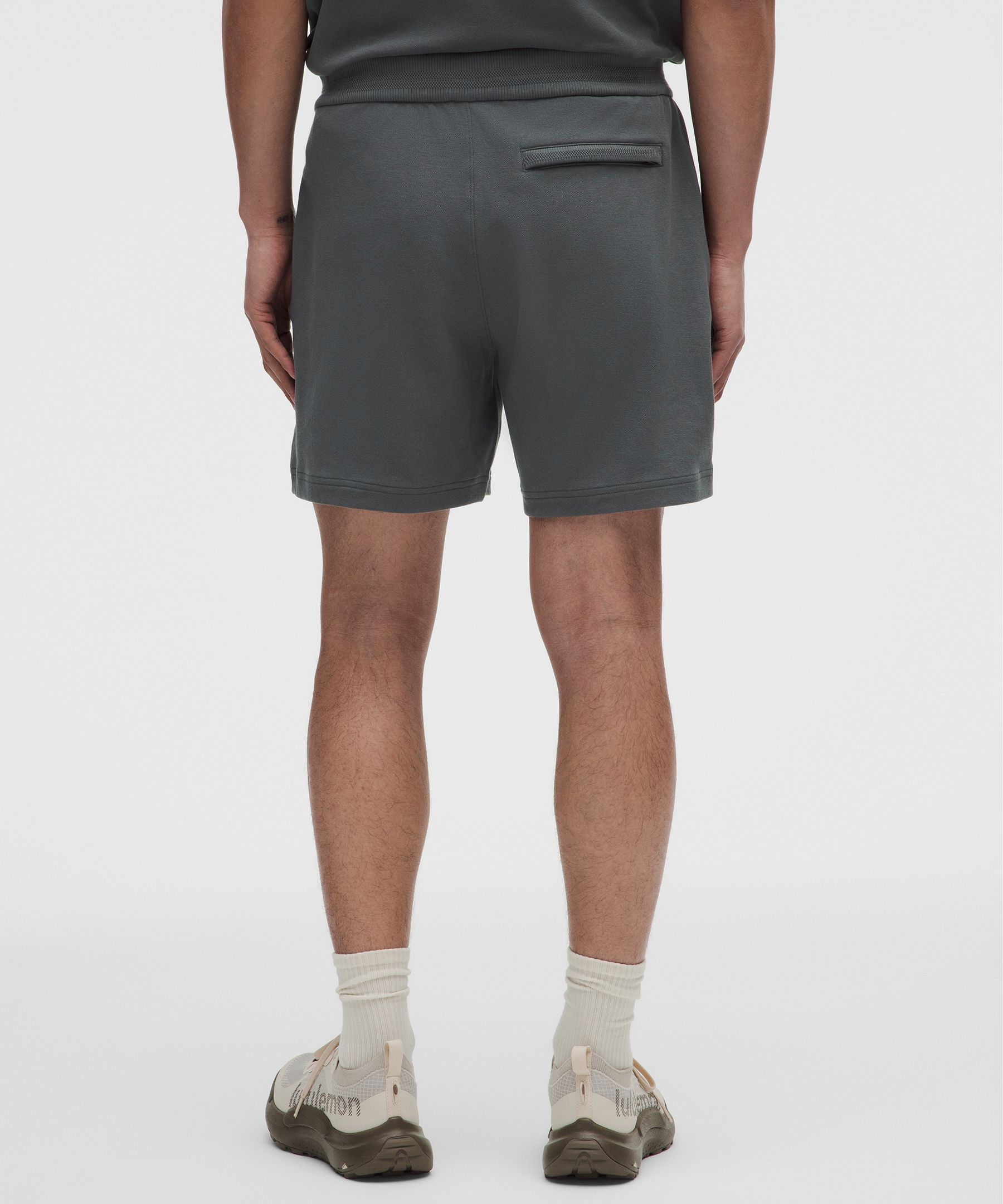 Pique Performer Relaxed Short 7"