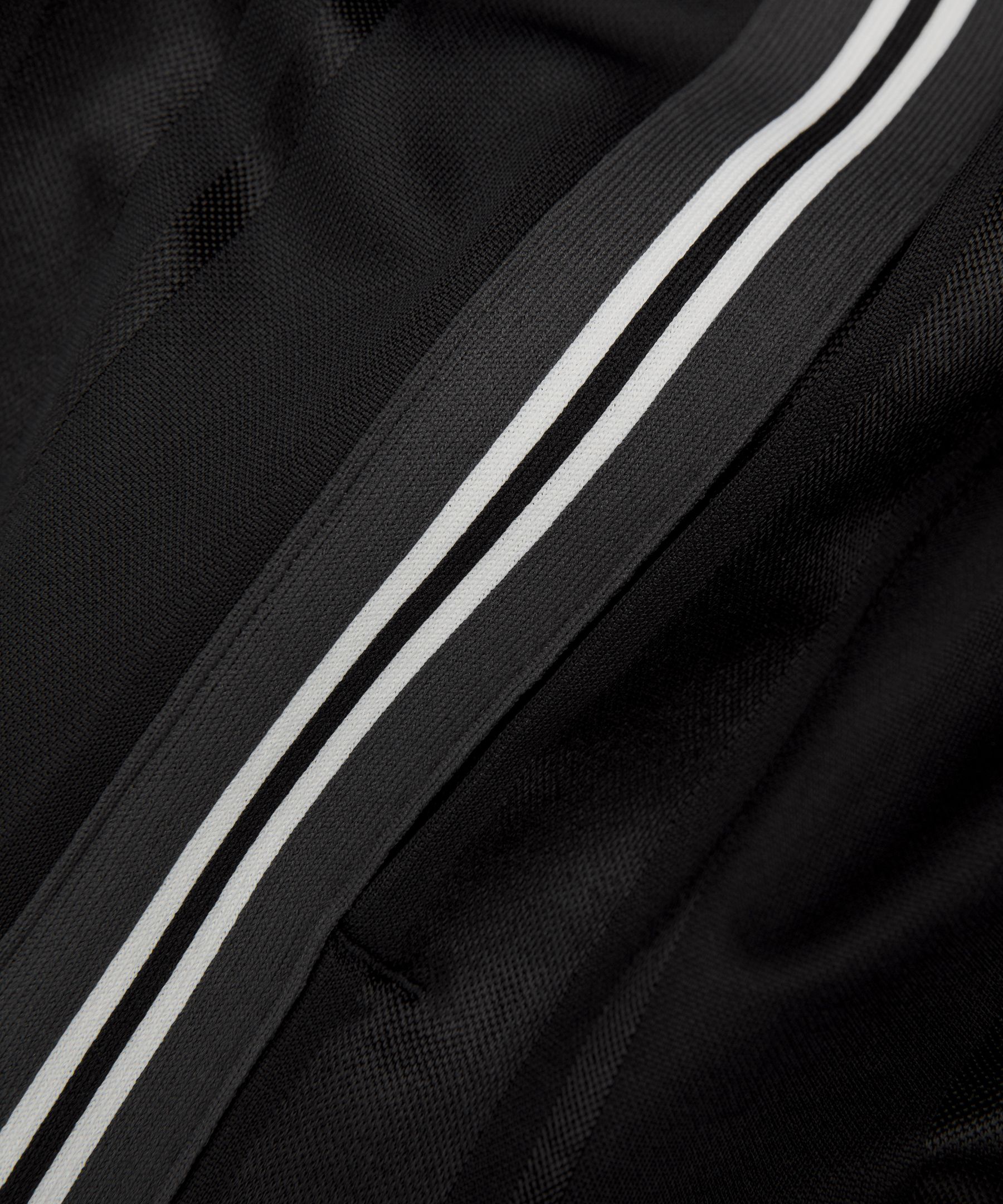 Knit Stripe Linerless Training Short 7"