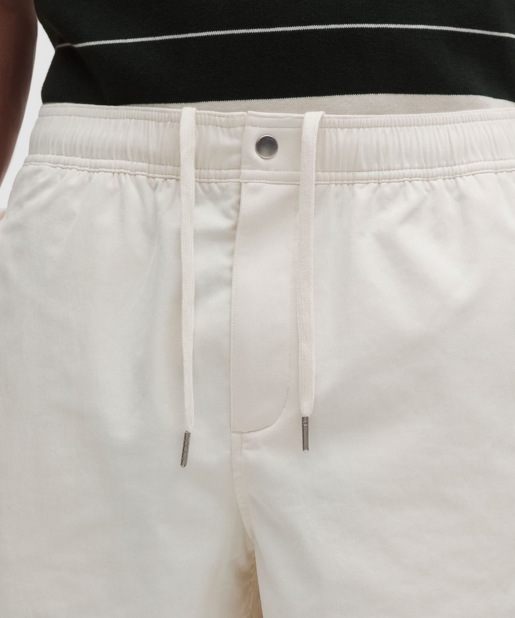 Unshaken Flight Short 9"