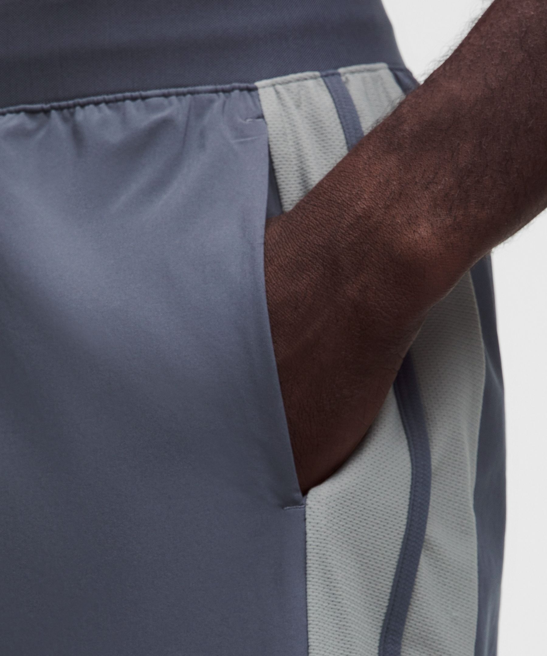 Lightweight Mesh-Pannelled Tennis Short 7"