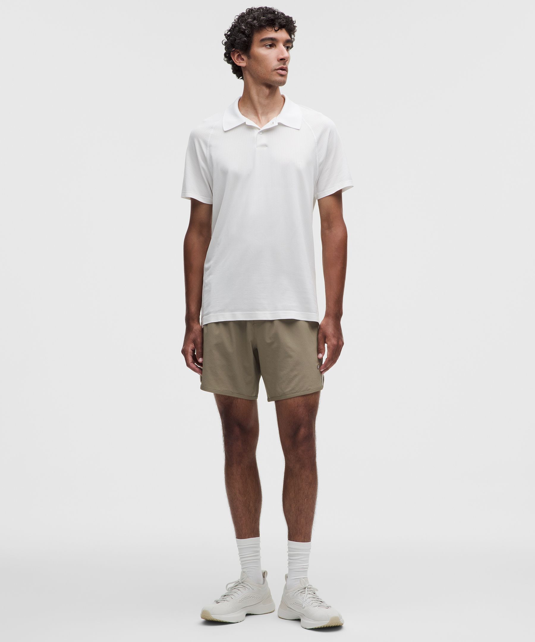 Shorts para tenis con paneles de mesh ligeros 7&rdquo;