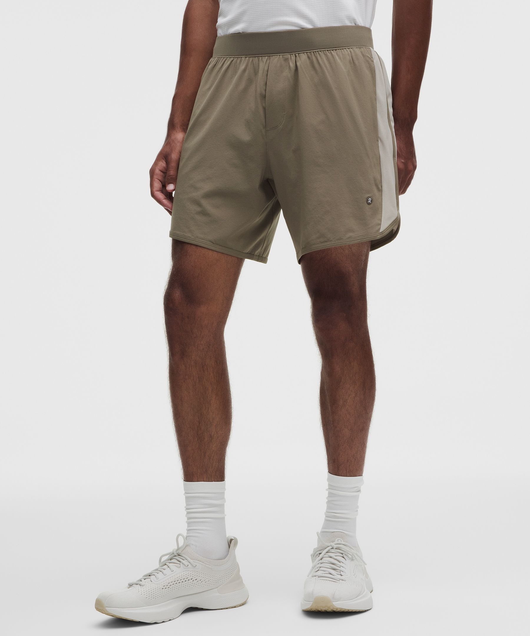 Shorts para tenis con paneles de mesh ligeros 7&rdquo;