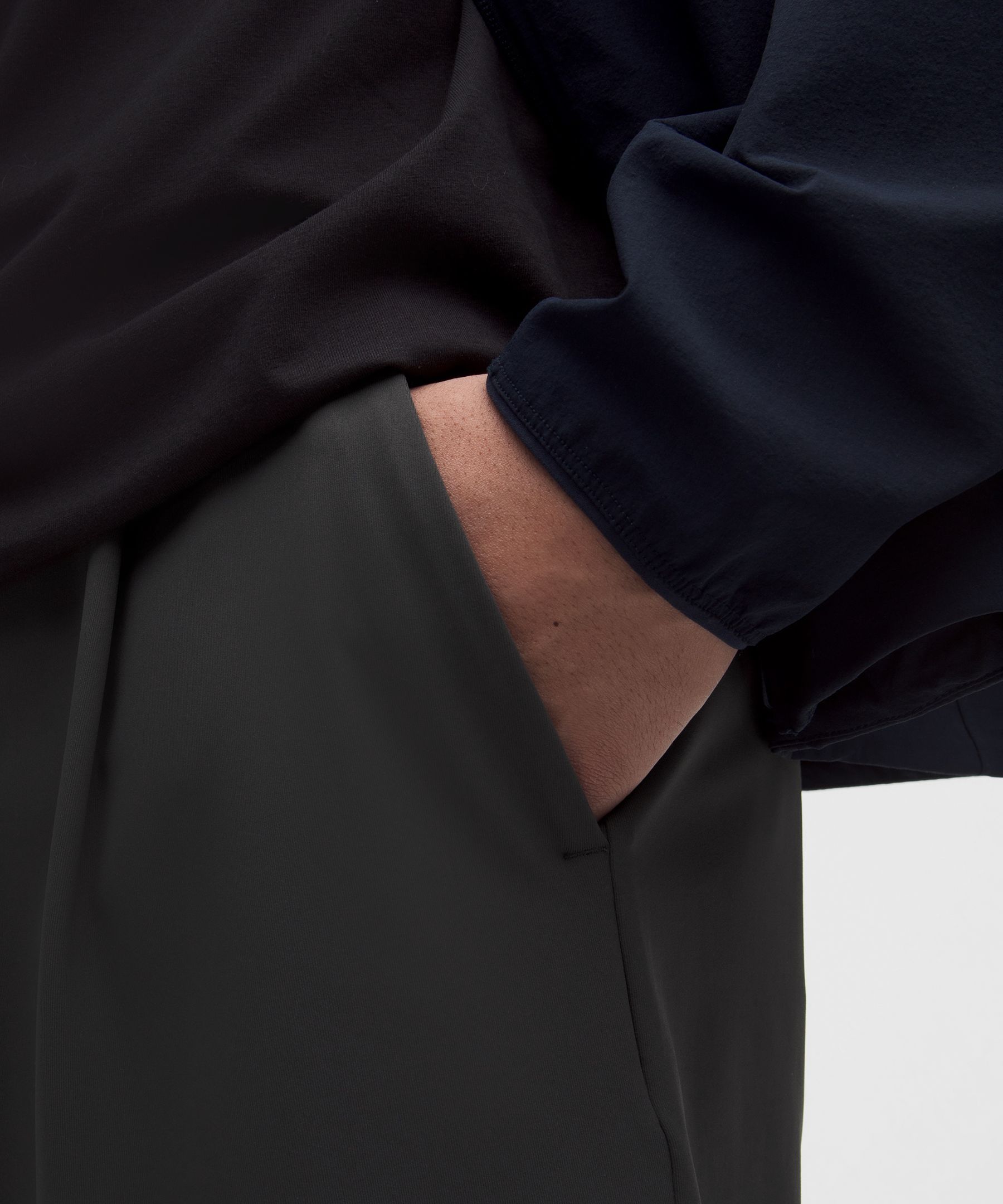 Men's Daydrift Relaxed-Fit Pleated Short 8"