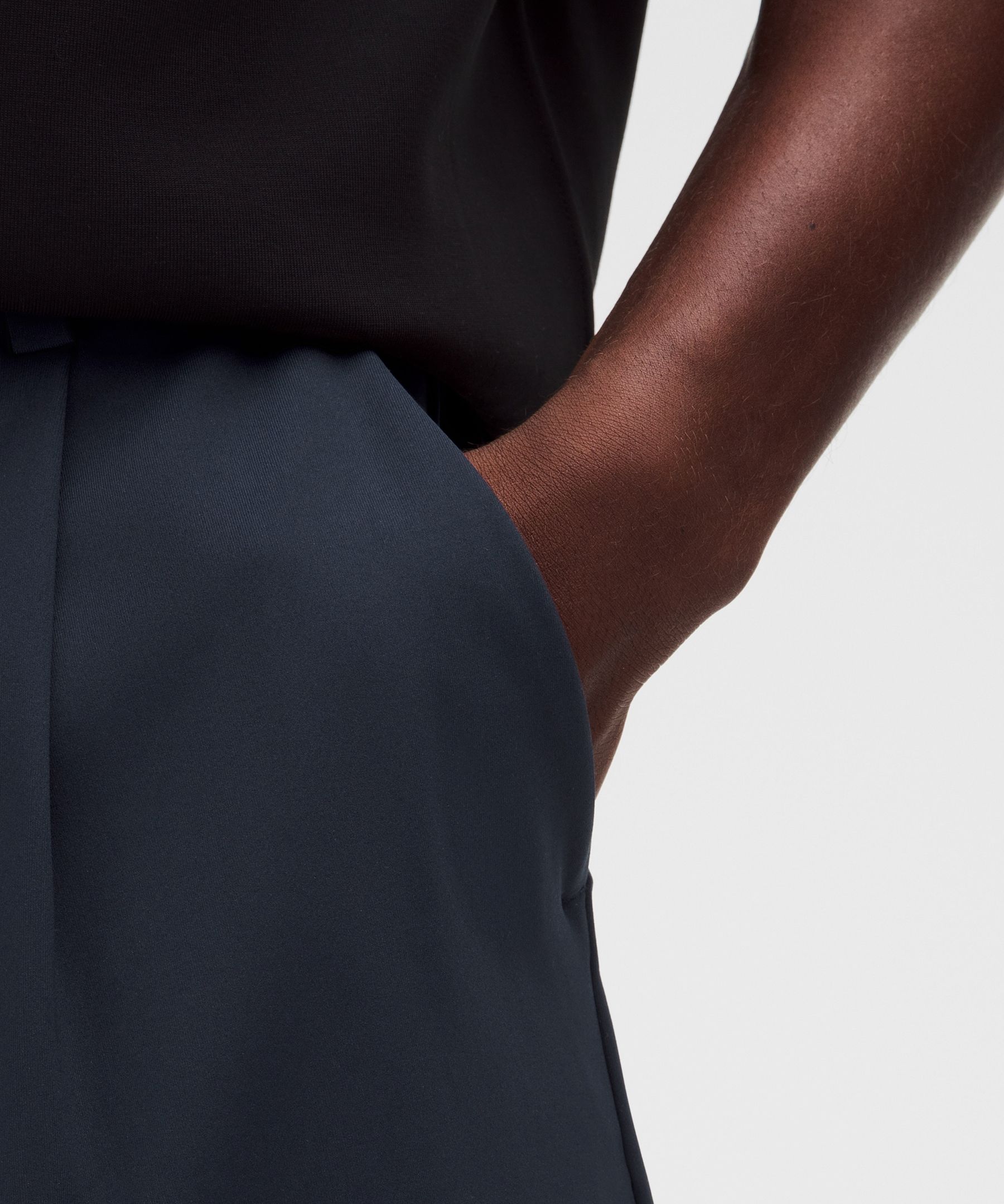Men's Daydrift Relaxed-Fit Pleated Short 8"