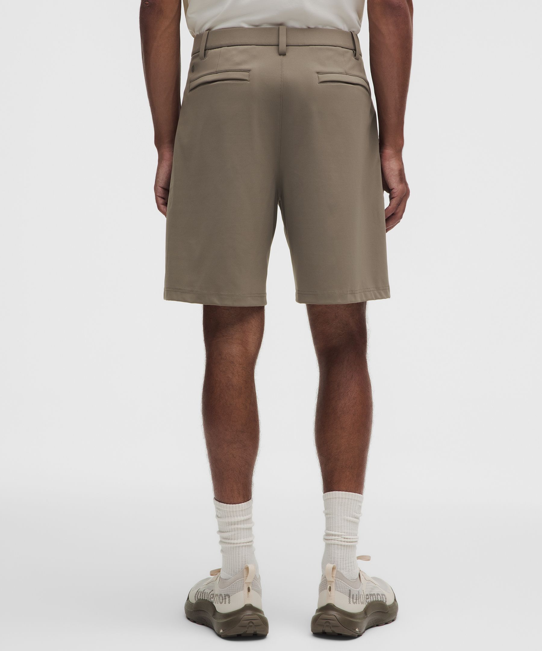 Men's Daydrift Relaxed-Fit Pleated Short 8"