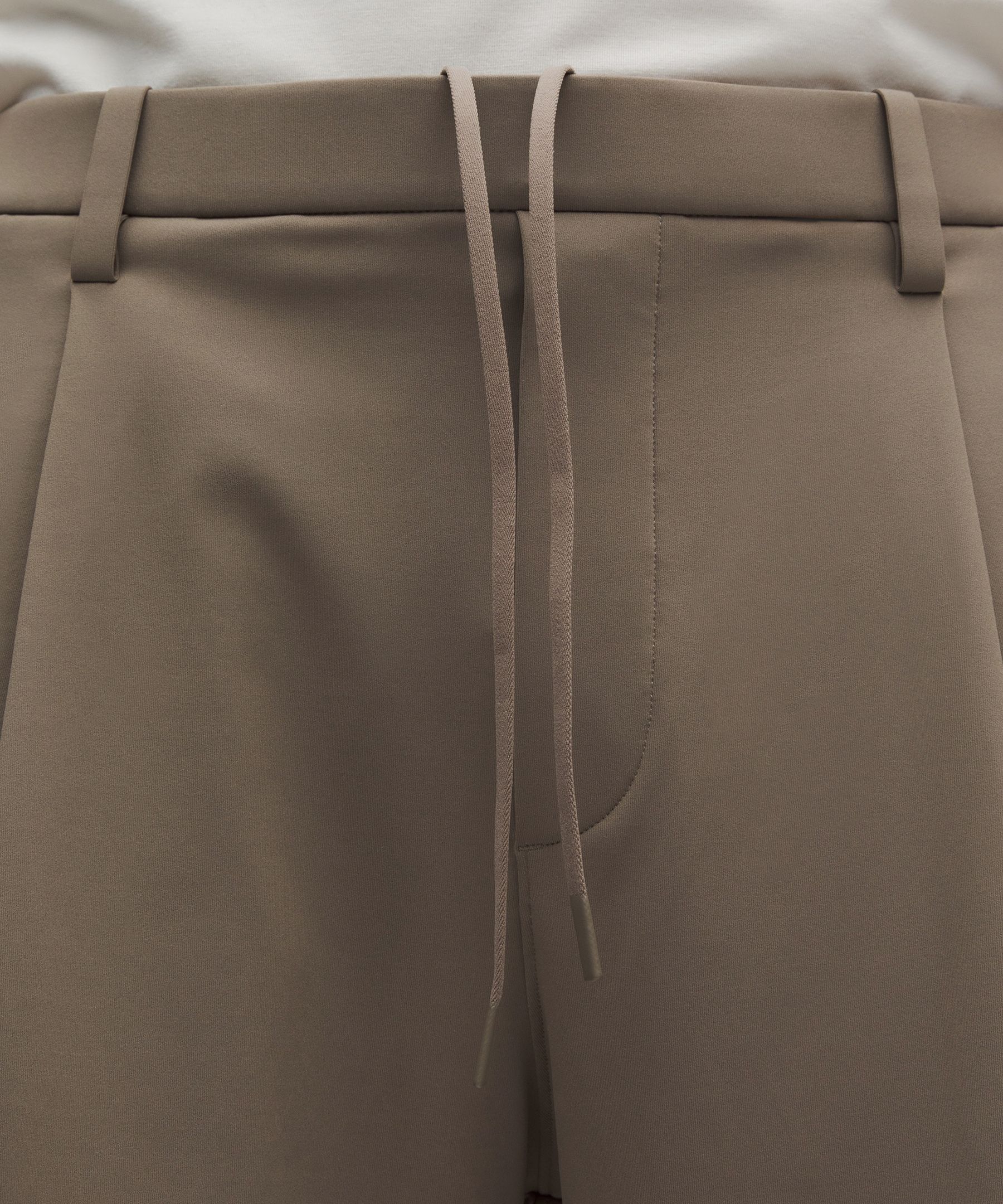 Men's Daydrift Relaxed-Fit Pleated Short 8"