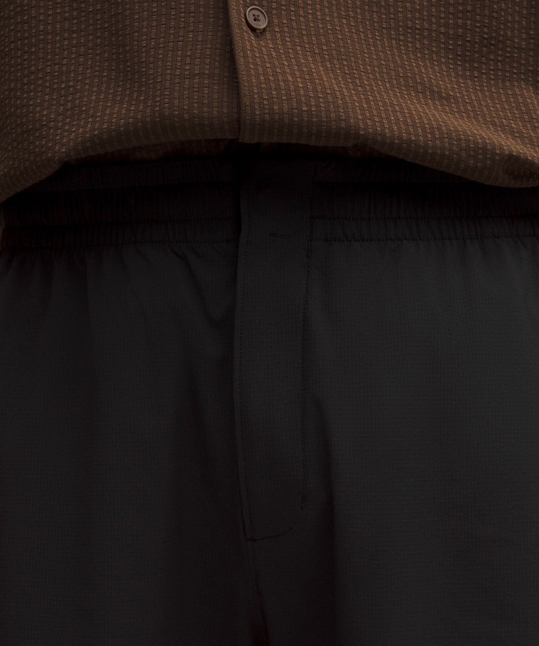 Zero Tucks Relaxed-Fit Short 8"