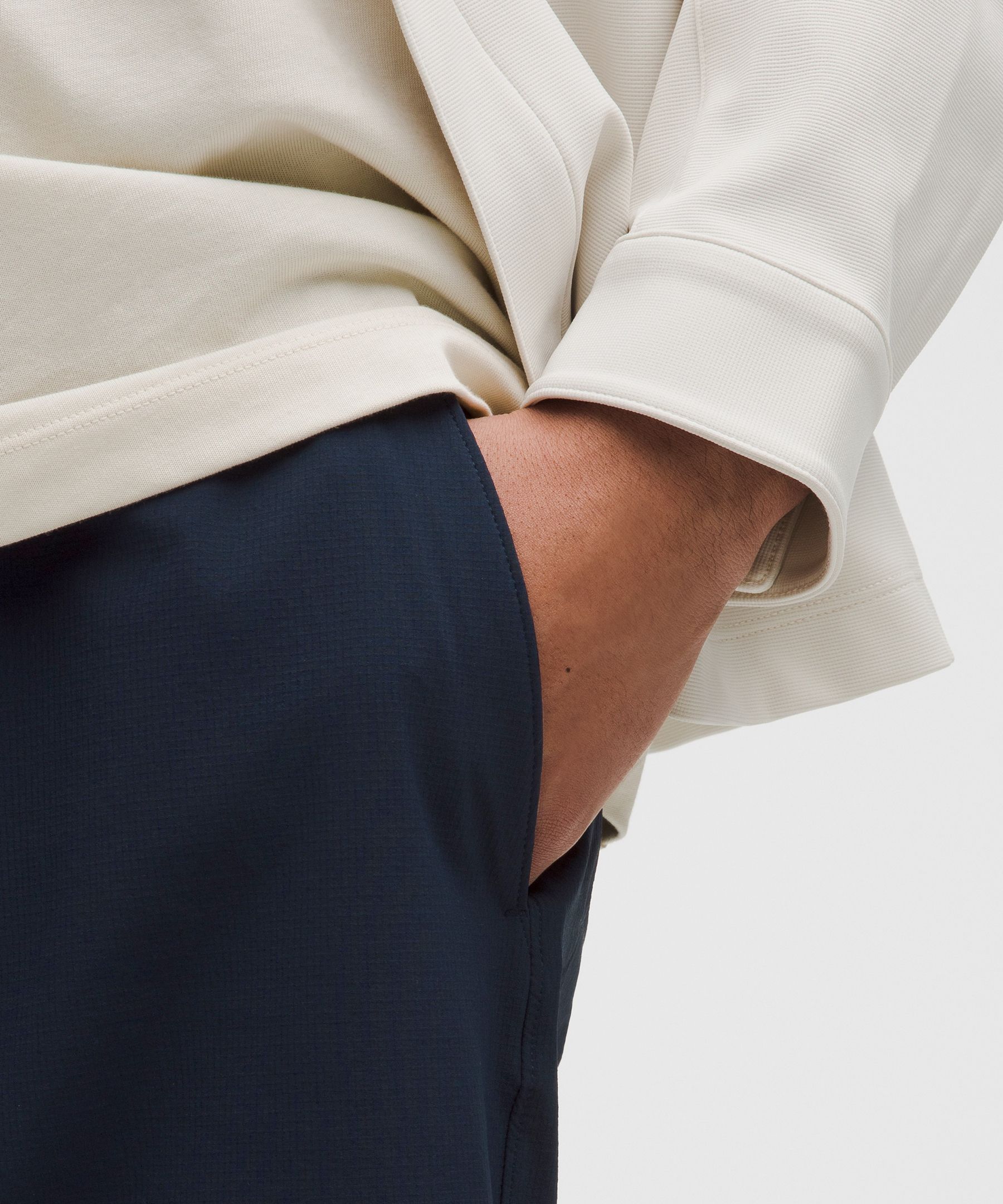 Zero Tucks Relaxed-Fit Short 8"