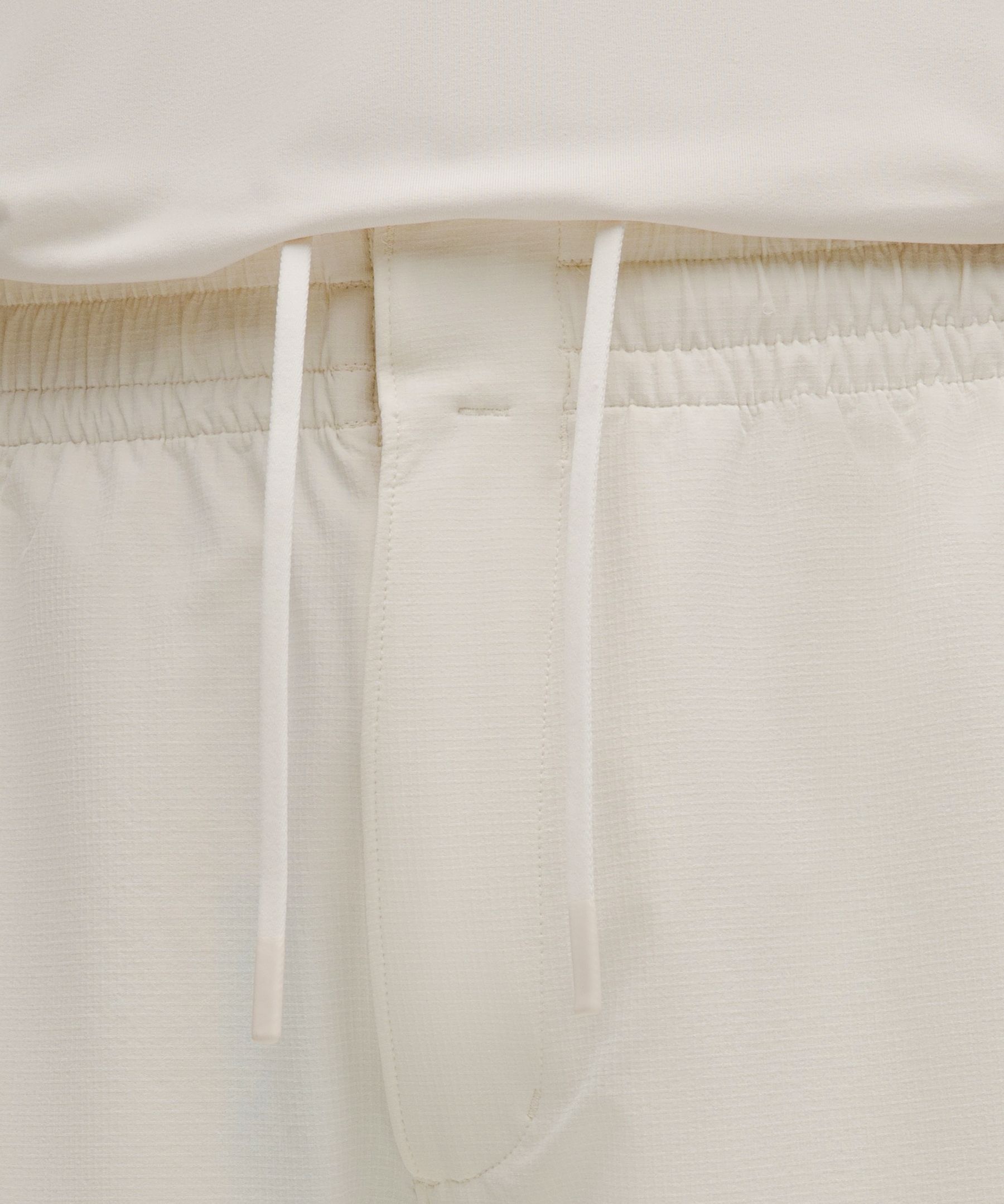 Zero Tucks Relaxed-Fit Short 8"