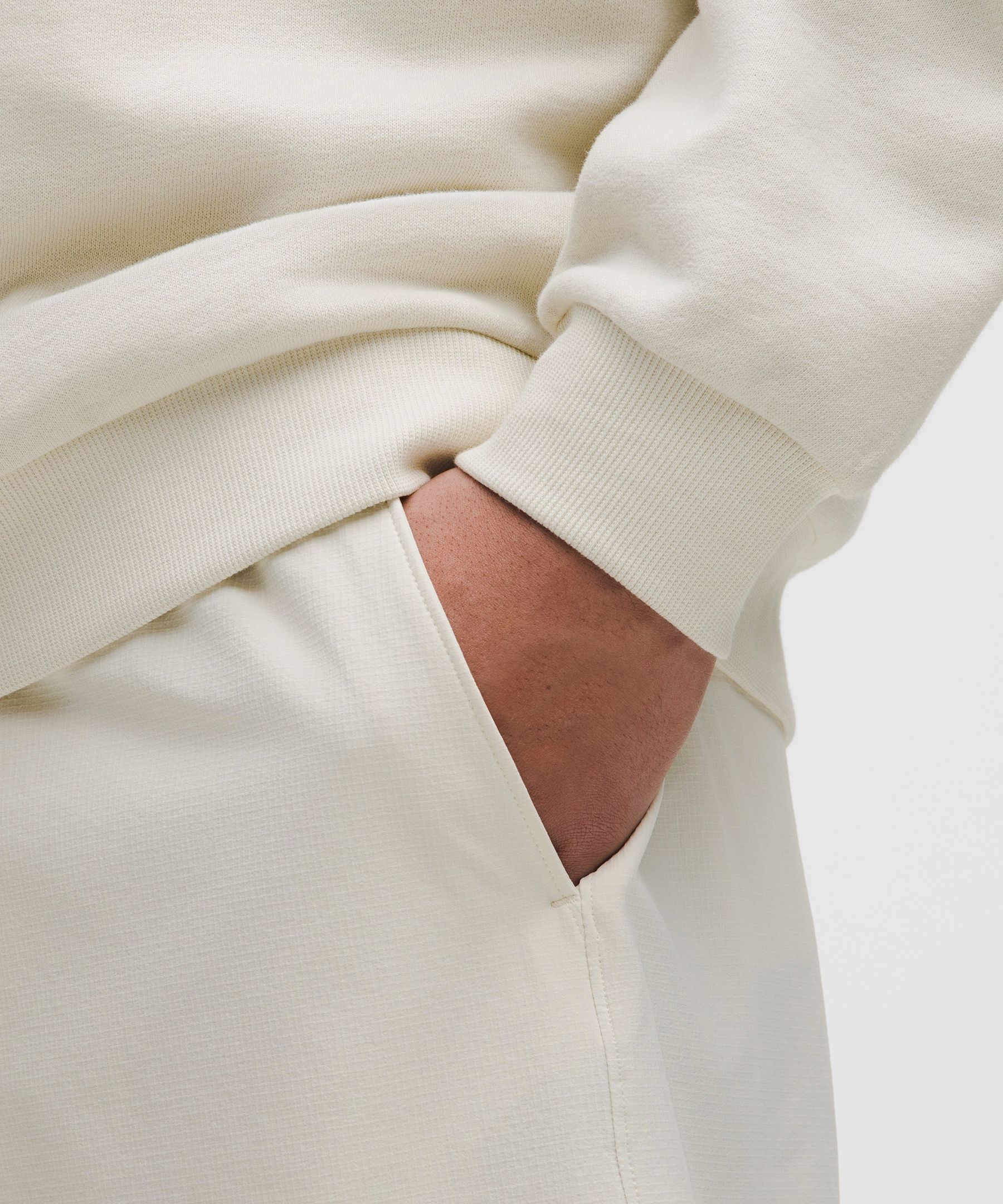 Zero Tucks Relaxed-Fit Short 8"