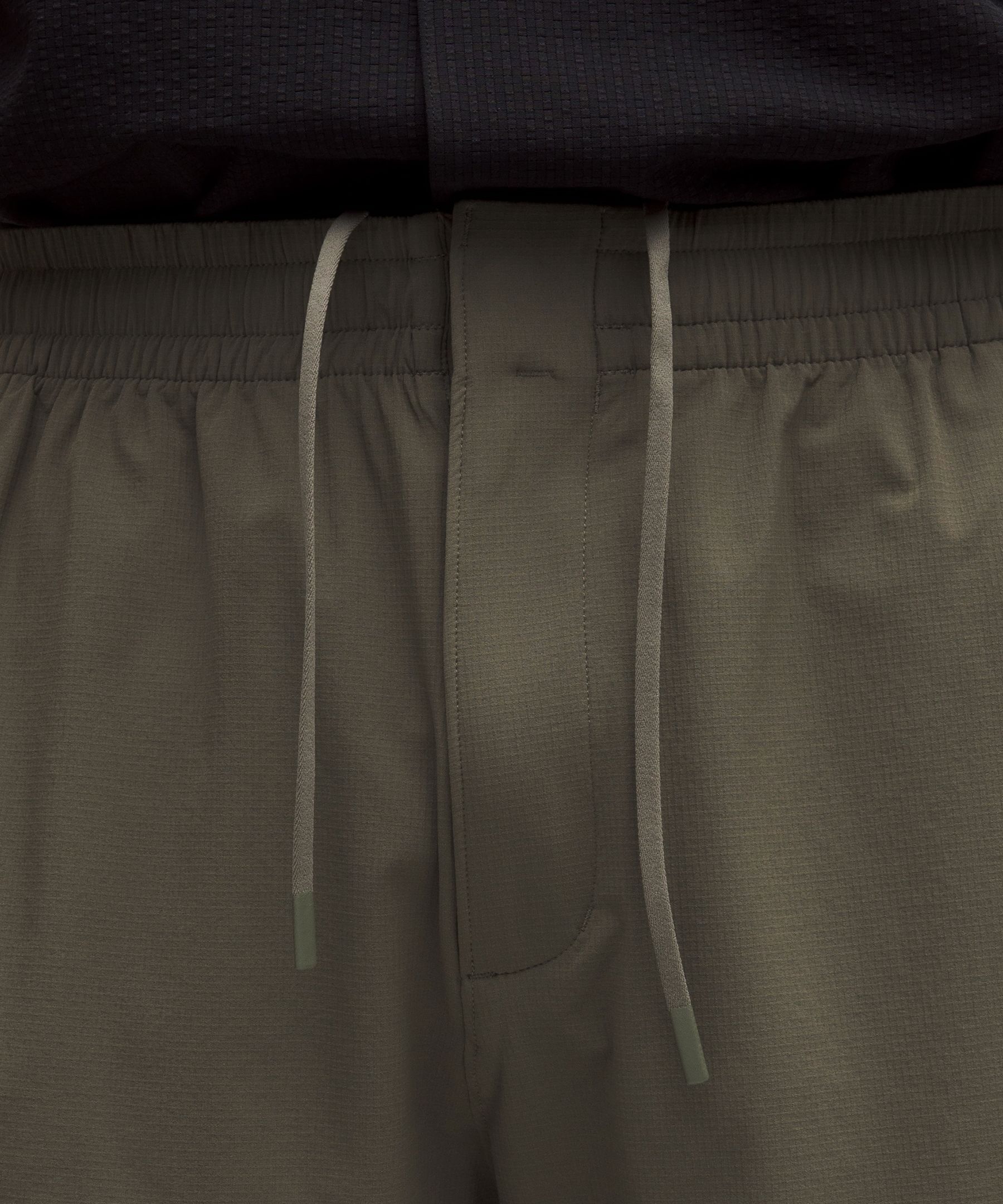 Zero Tucks Relaxed-Fit Short 8"