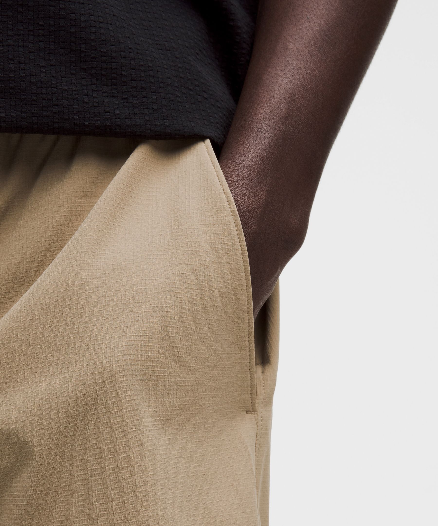 Zero Tucks Relaxed-Fit Short 8"