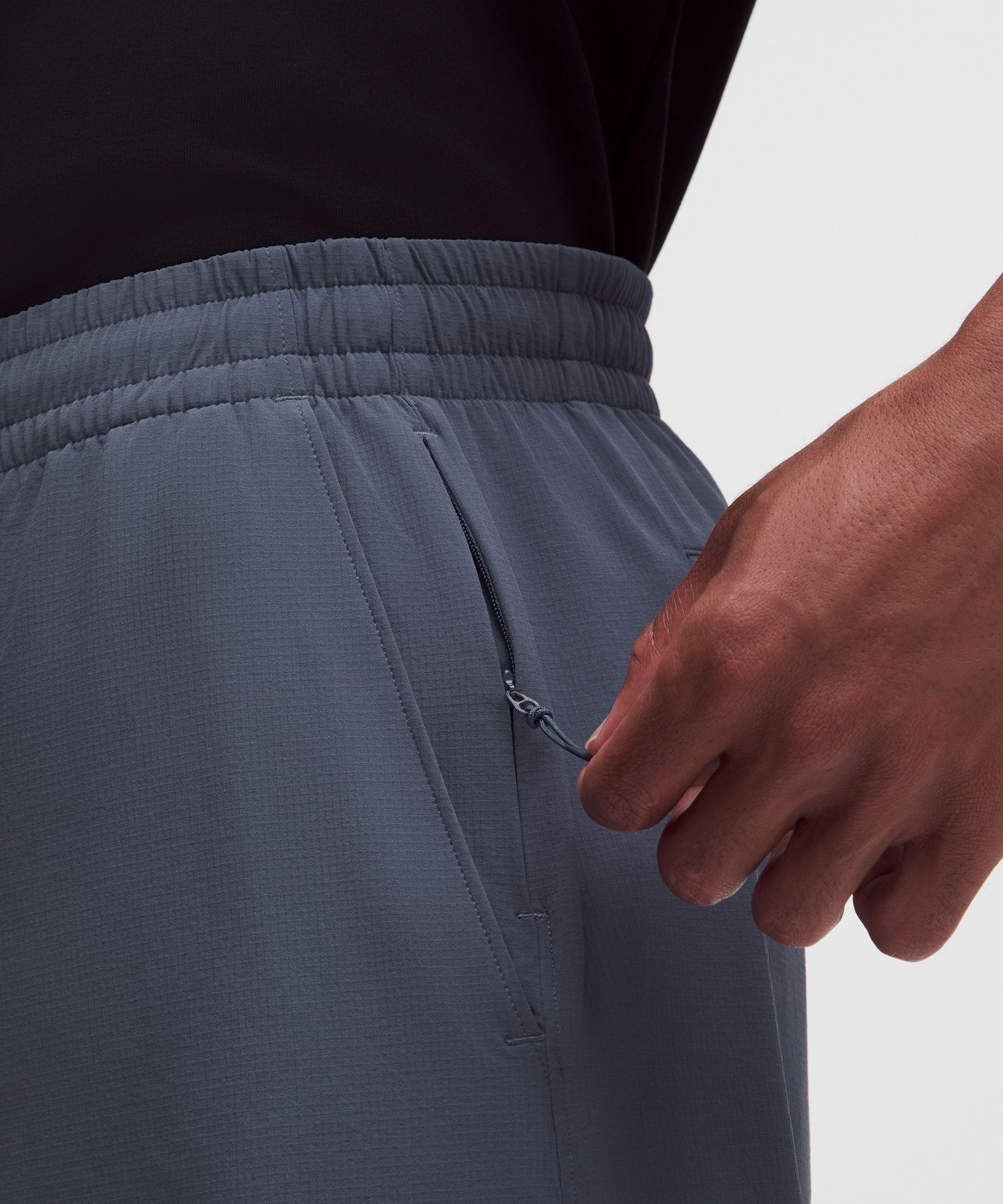 Zero Tucks Relaxed-Fit Short 8"