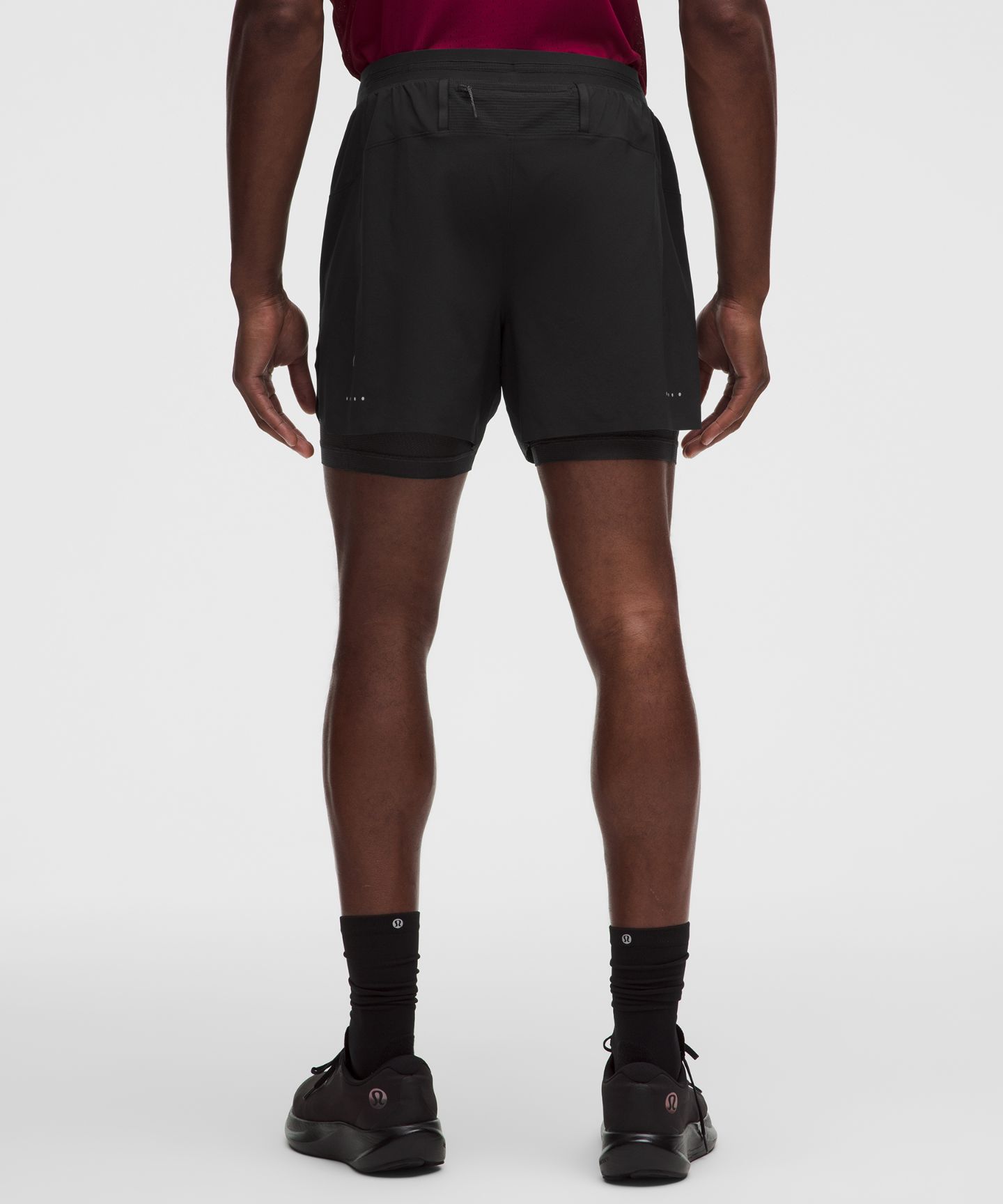 Мужские шорты для бега с подкладкой Lululemon Fast and Free 5", обновлённый дизайн, цвет: Чёрный — фото 3