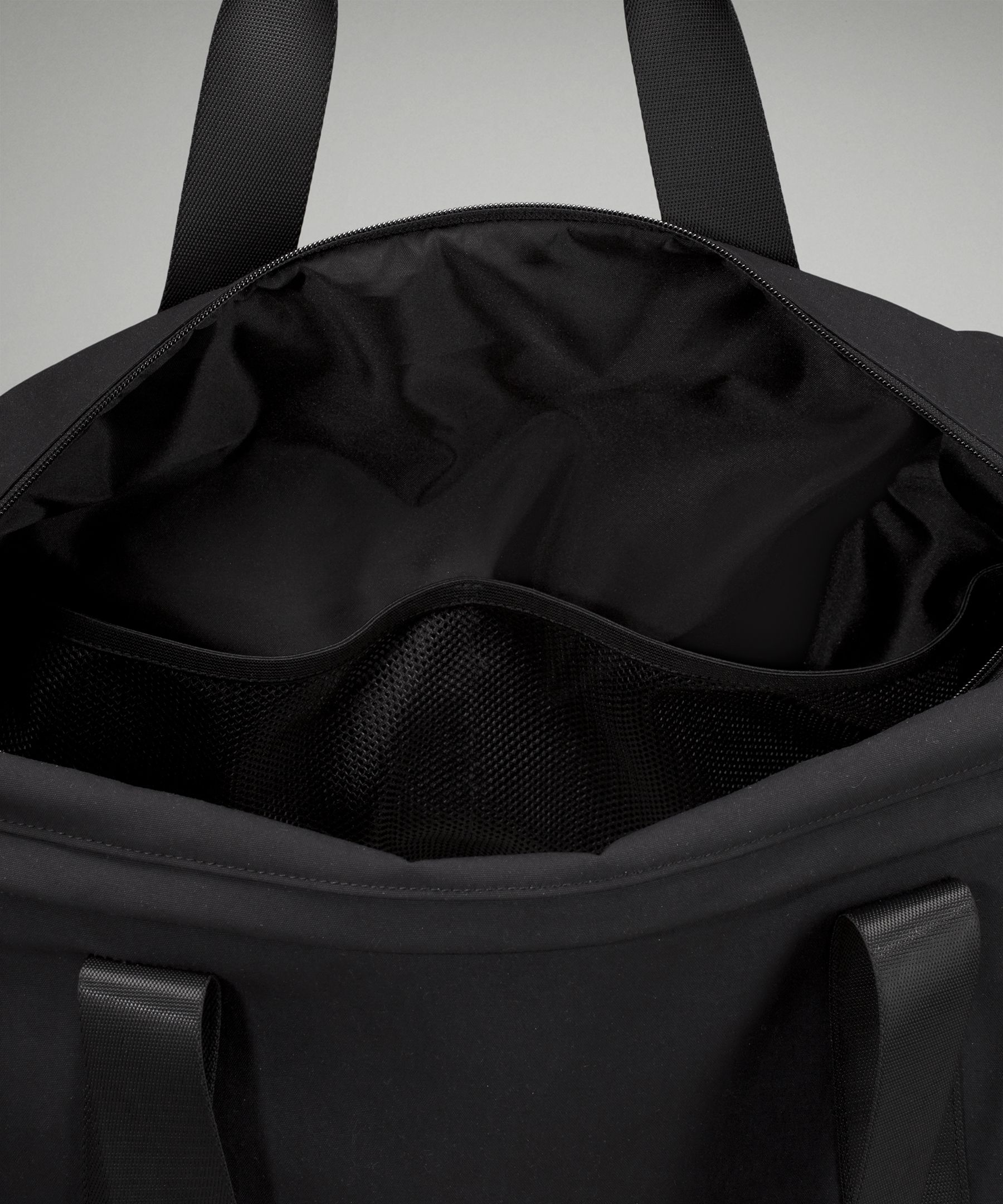 lululemon command the day duffel review