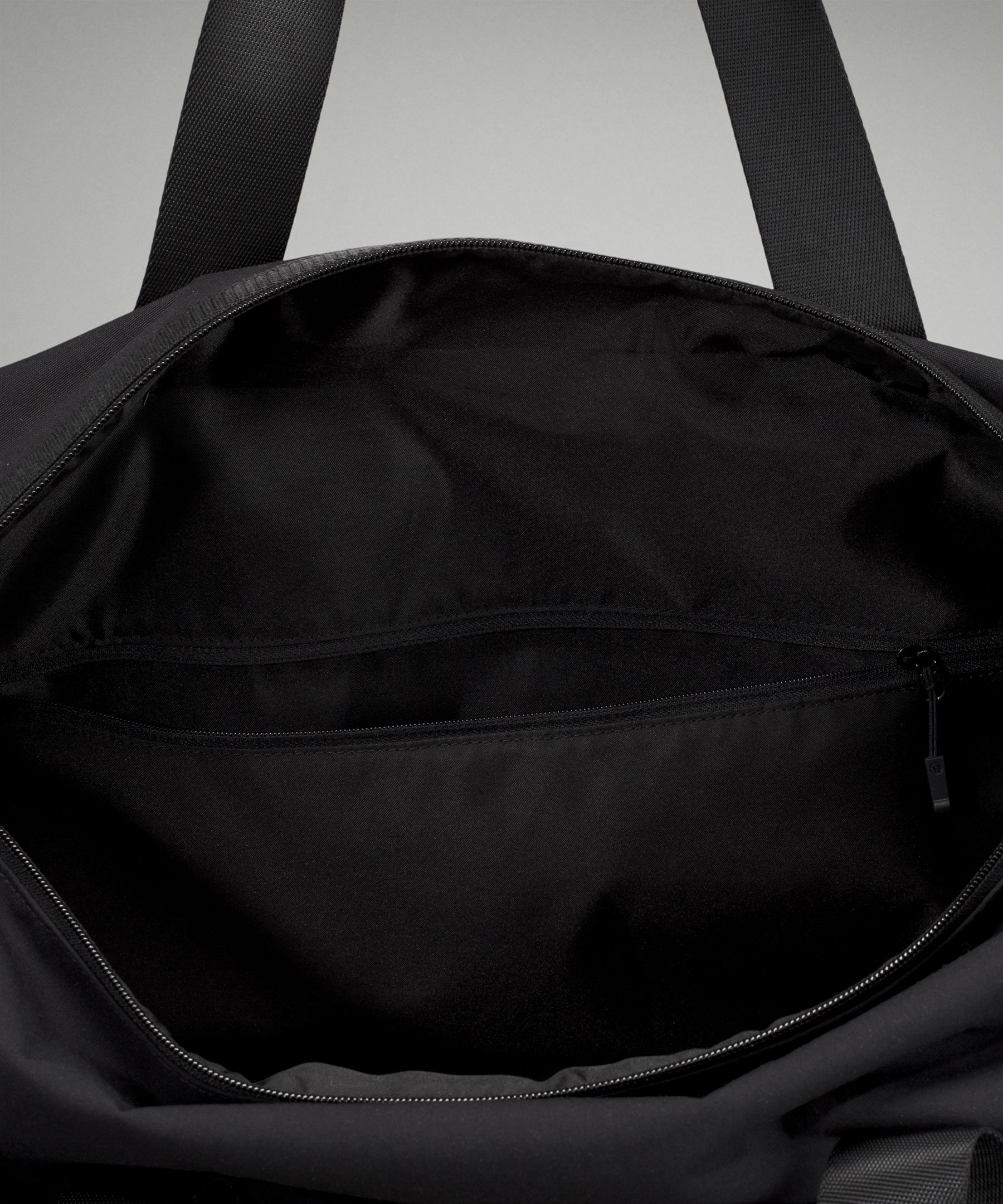 lululemon command the day duffel