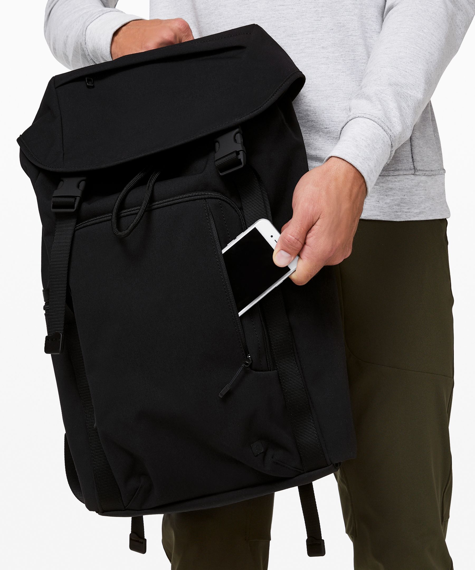 lululemon command the day backpack