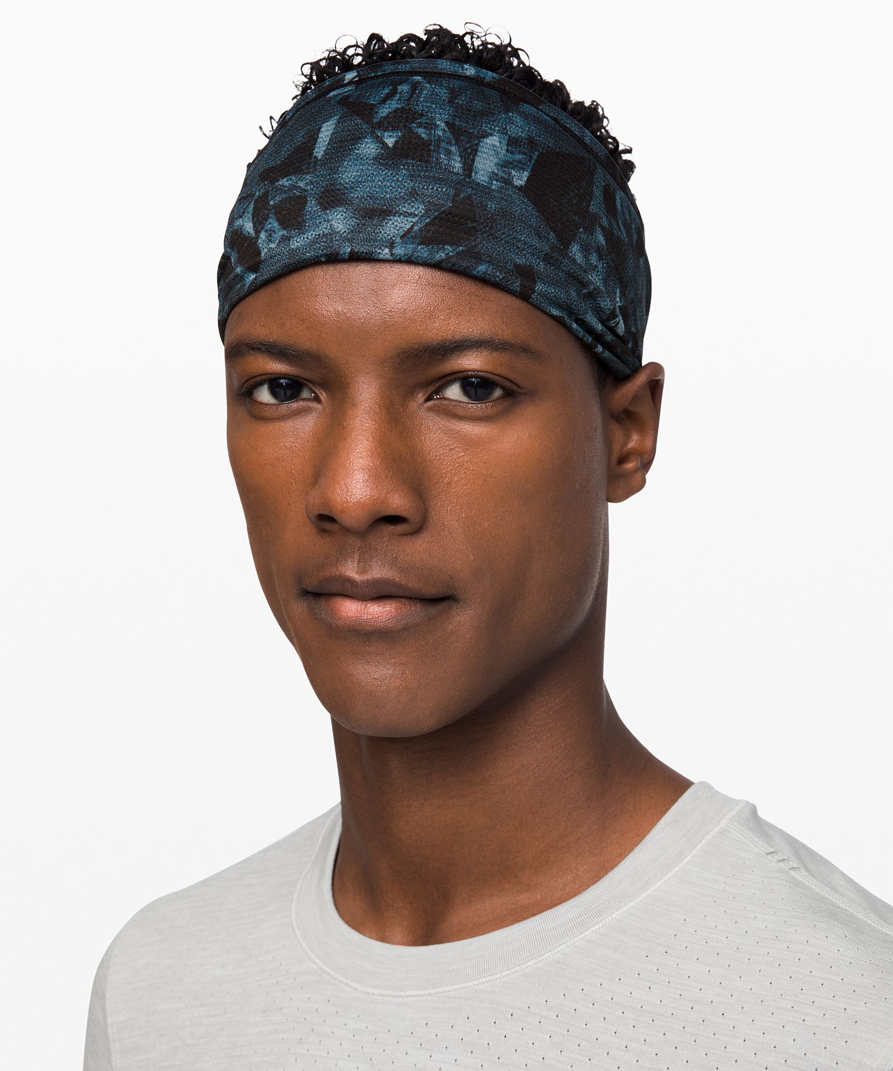  Lululemon Cardio Cross Trainer Headband (Black) : Clothing,  Shoes & Jewelry