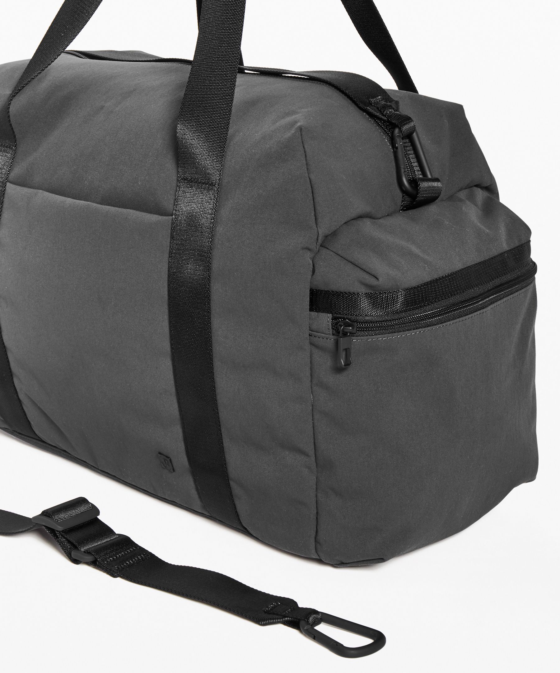 Lululemon command the day duffel online