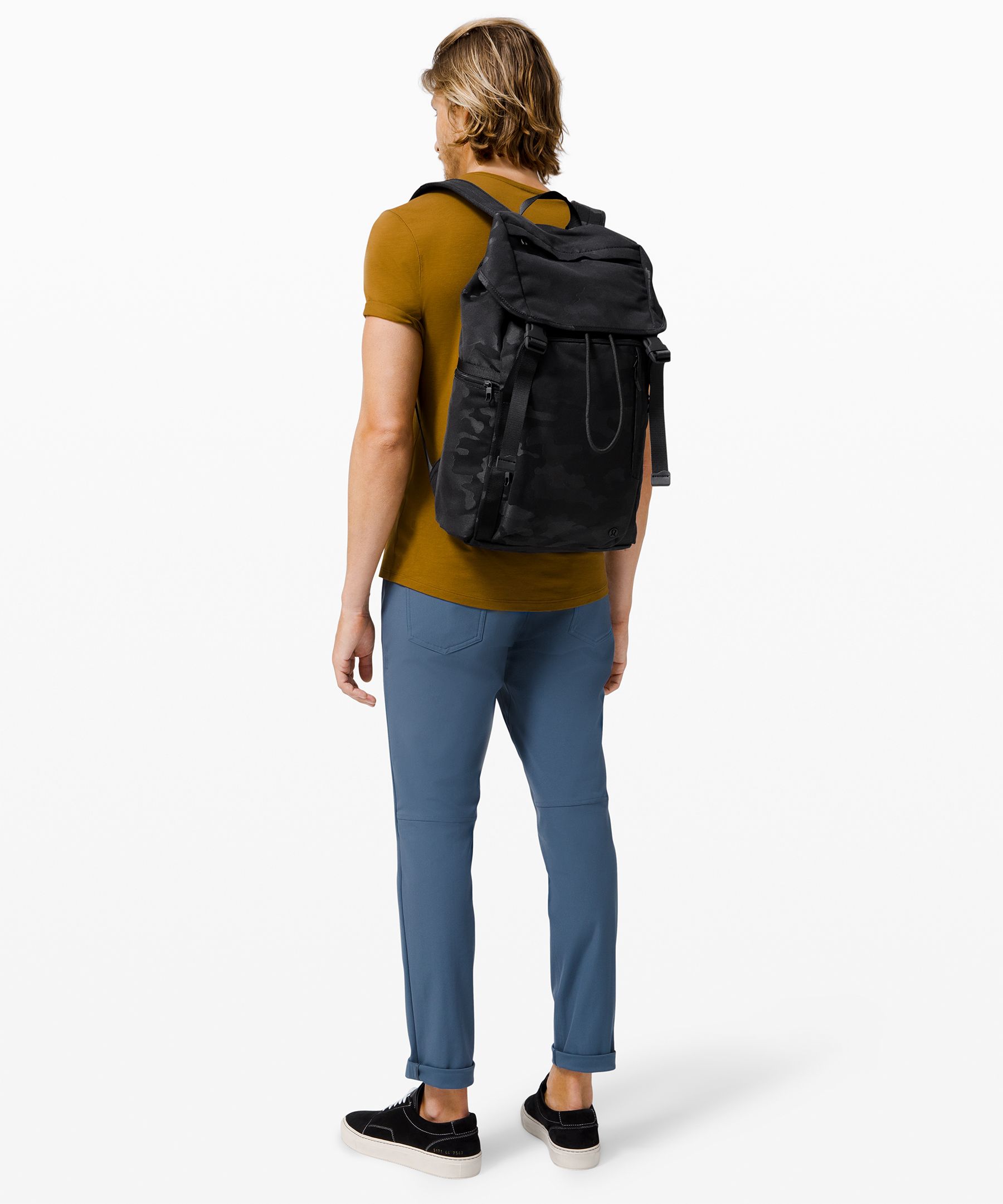 lululemon command the day backpack review