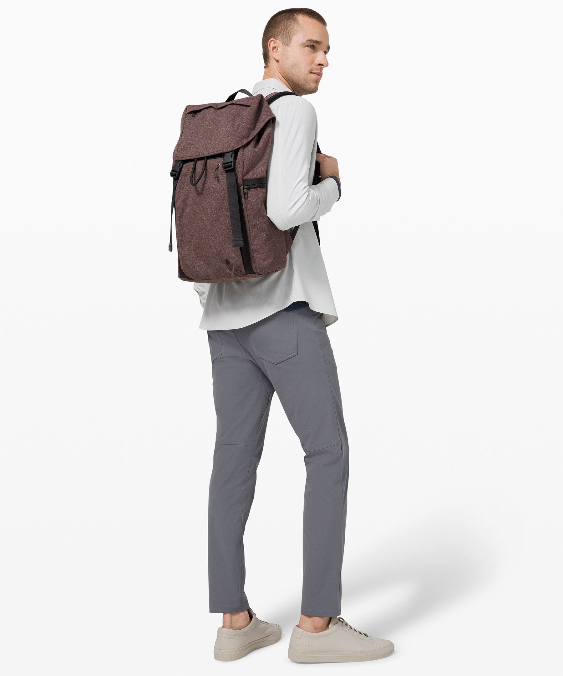 lululemon command the day backpack