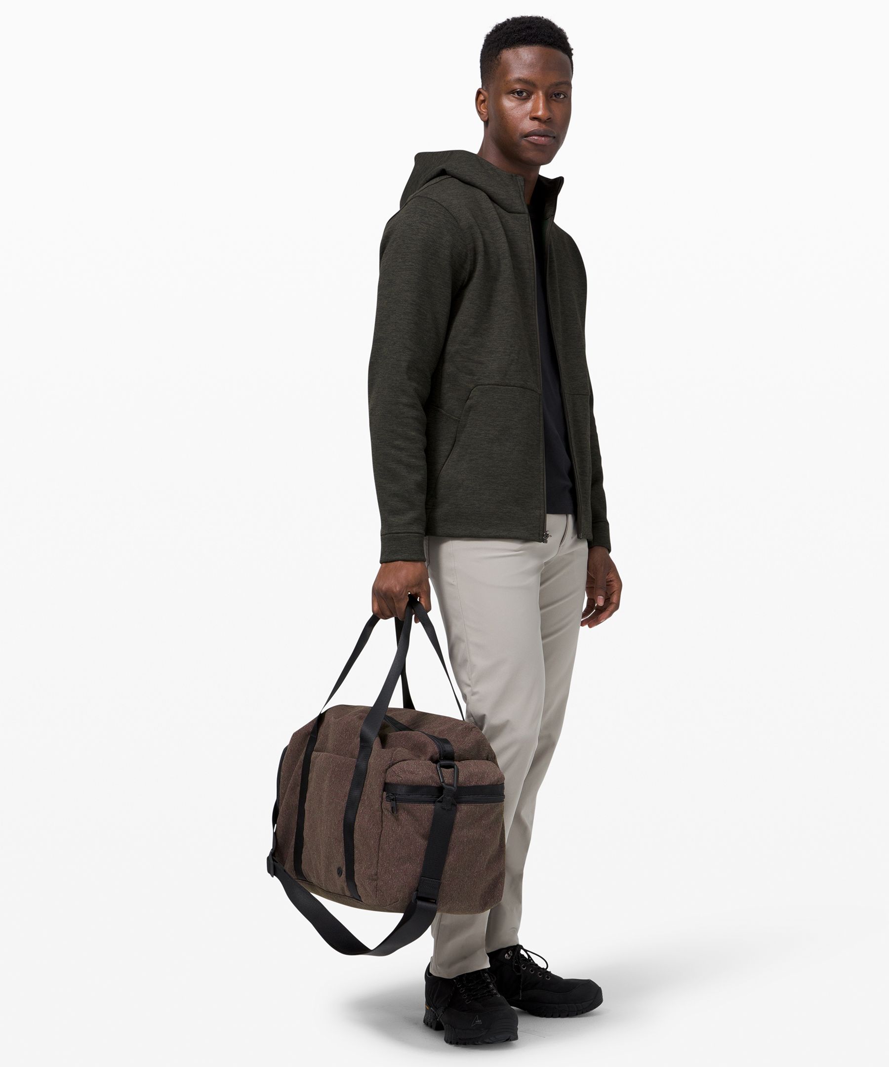 Lululemon command the store day duffle