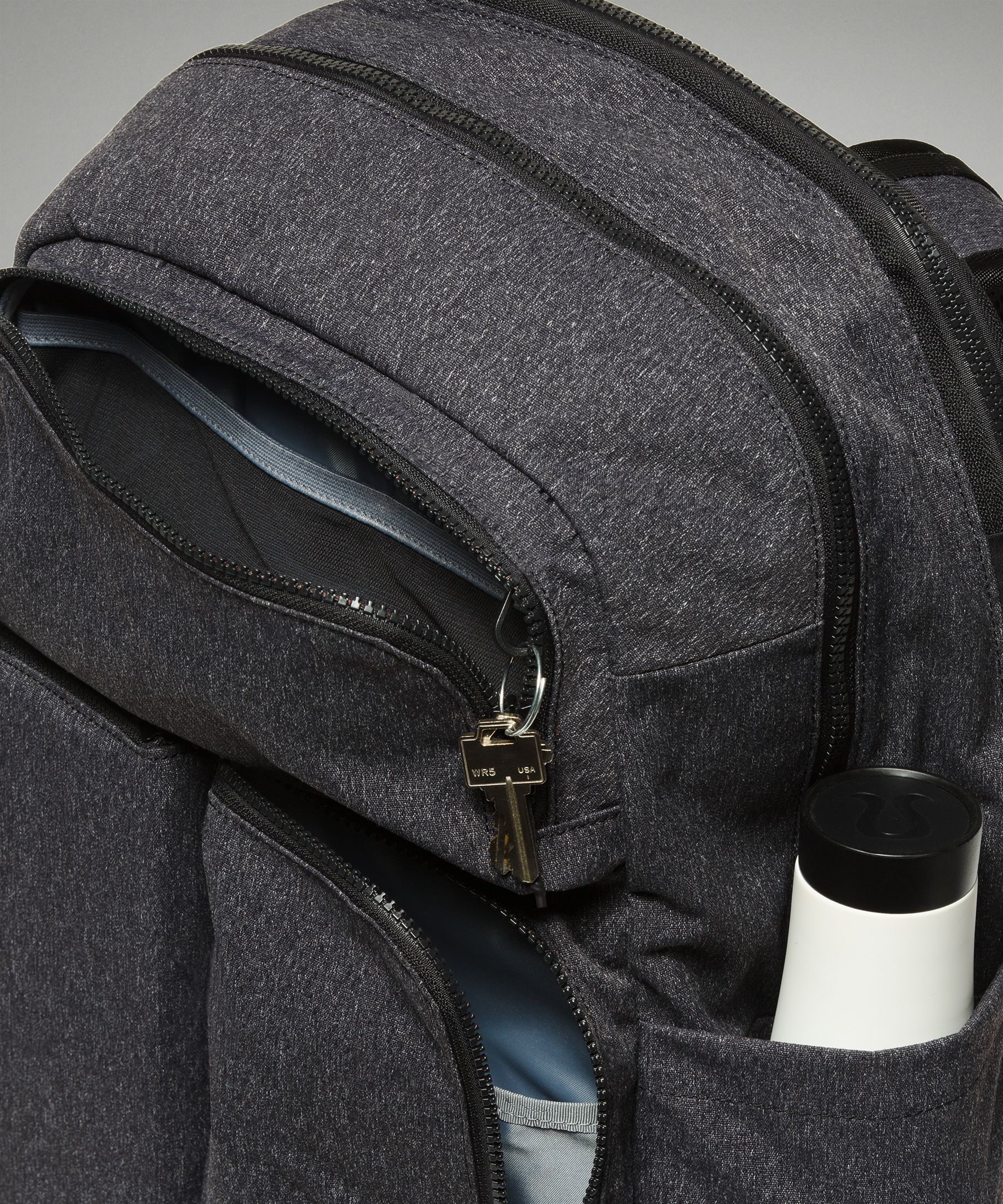 Assert Backpack 2.0 24L | バッグ | Lululemon JP