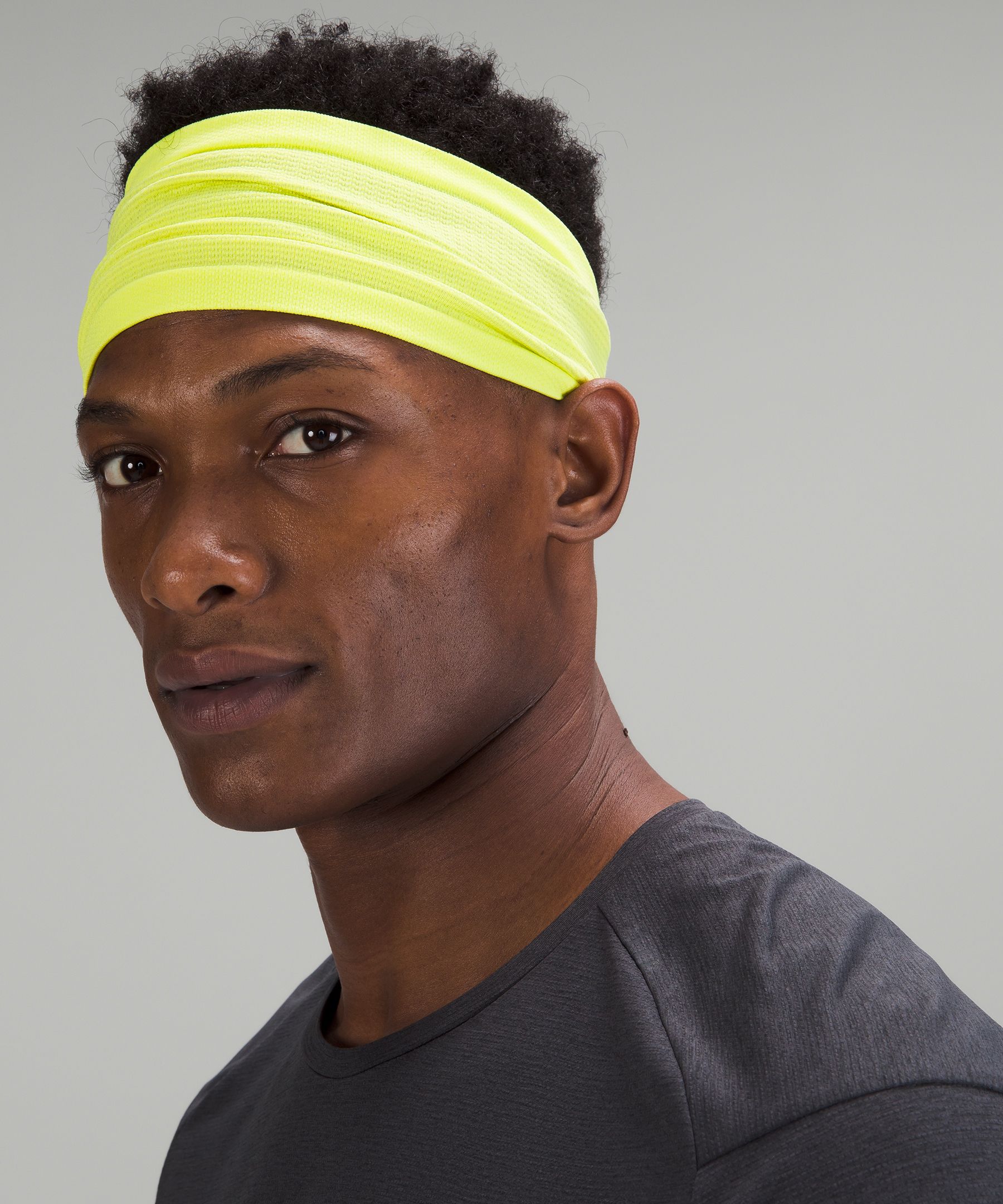 Lululemon Men's Metal Vent Tech Headband. 2