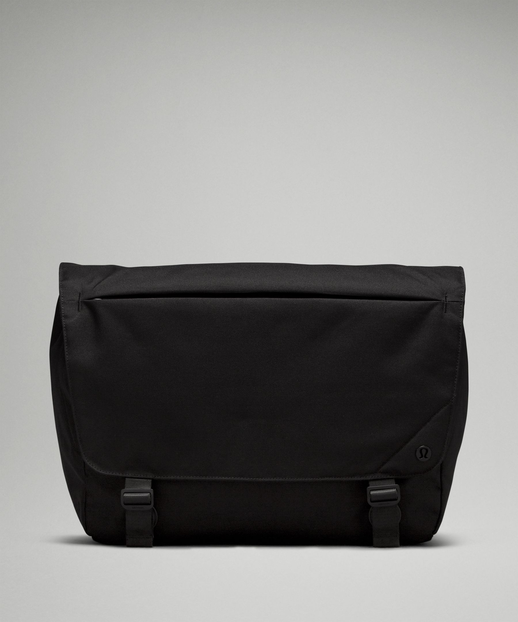 Commuter store messenger bag