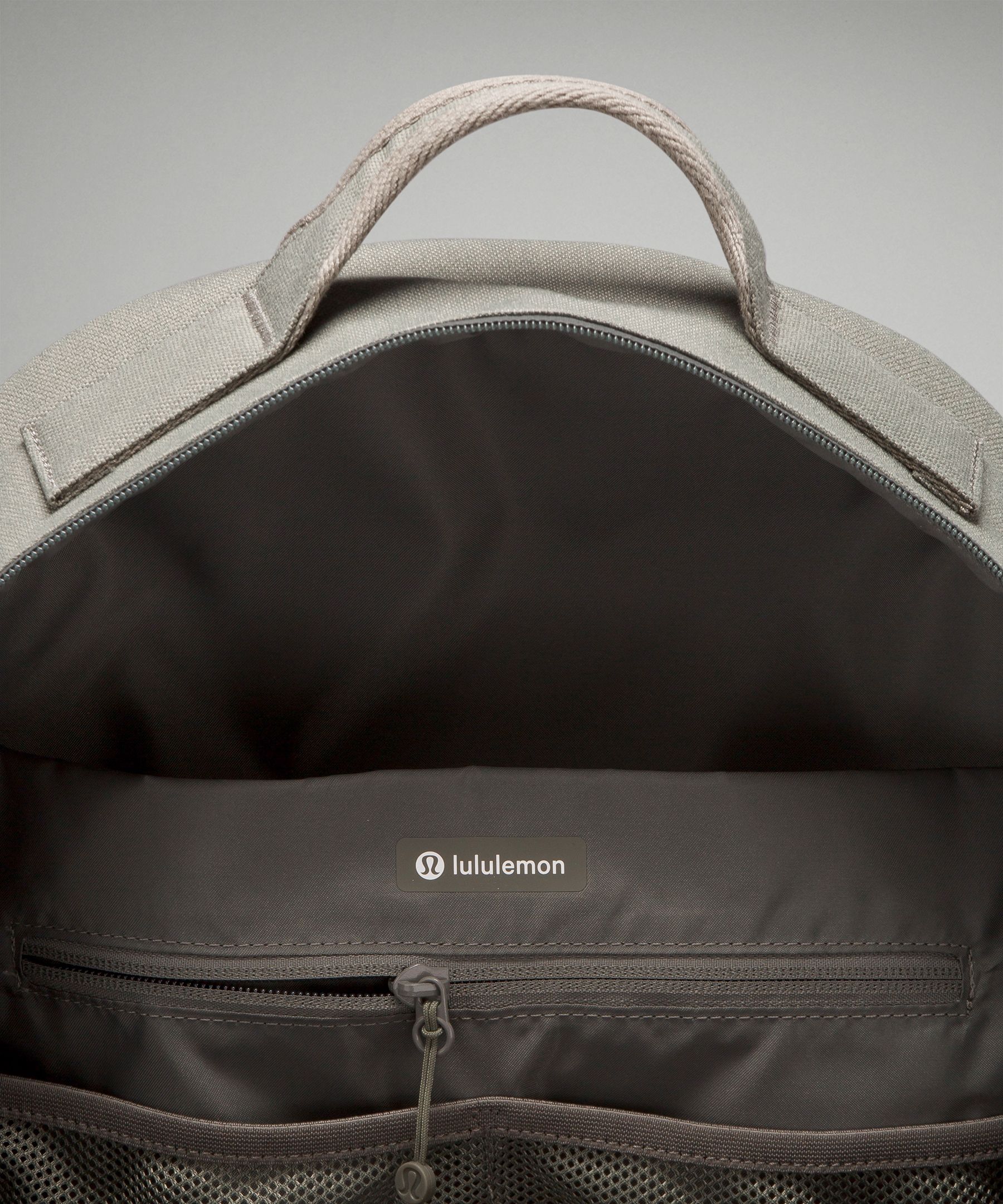 Lululemon Command the Day Backpack 25L. 5