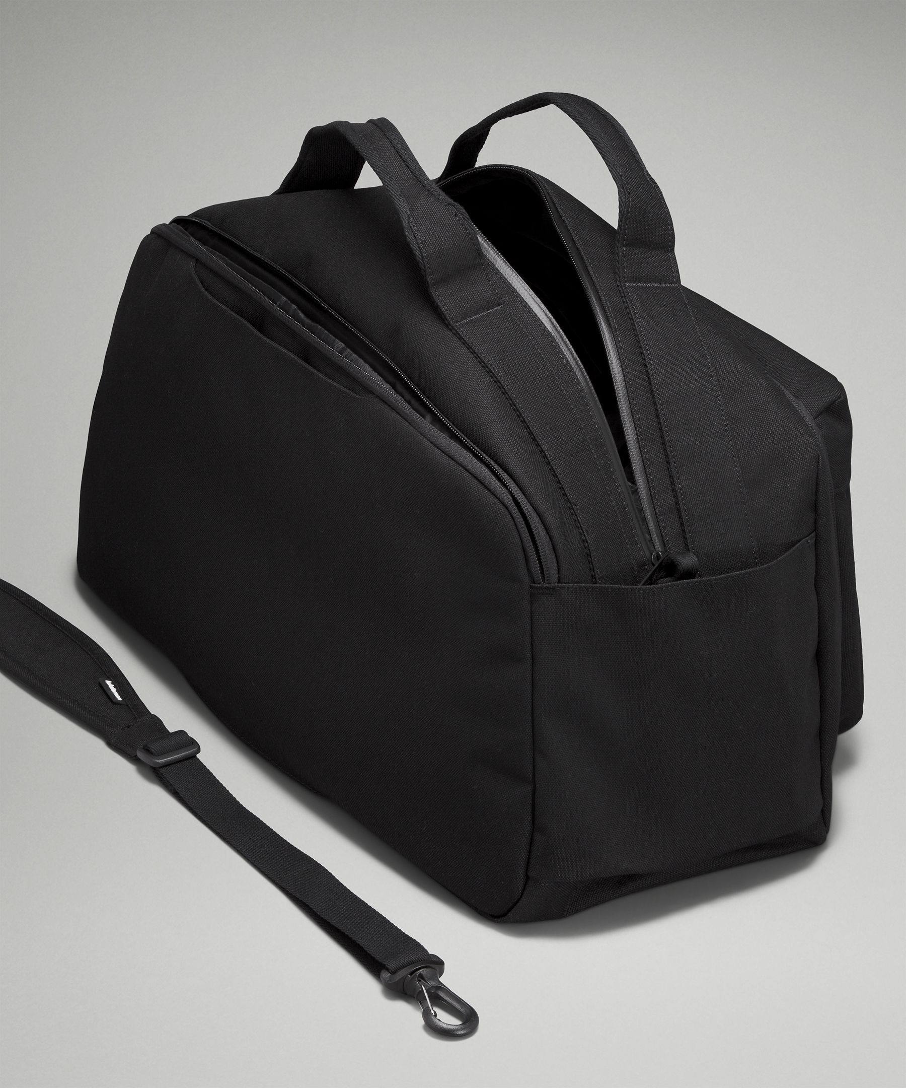 Lululemon duffle best sale bag mens