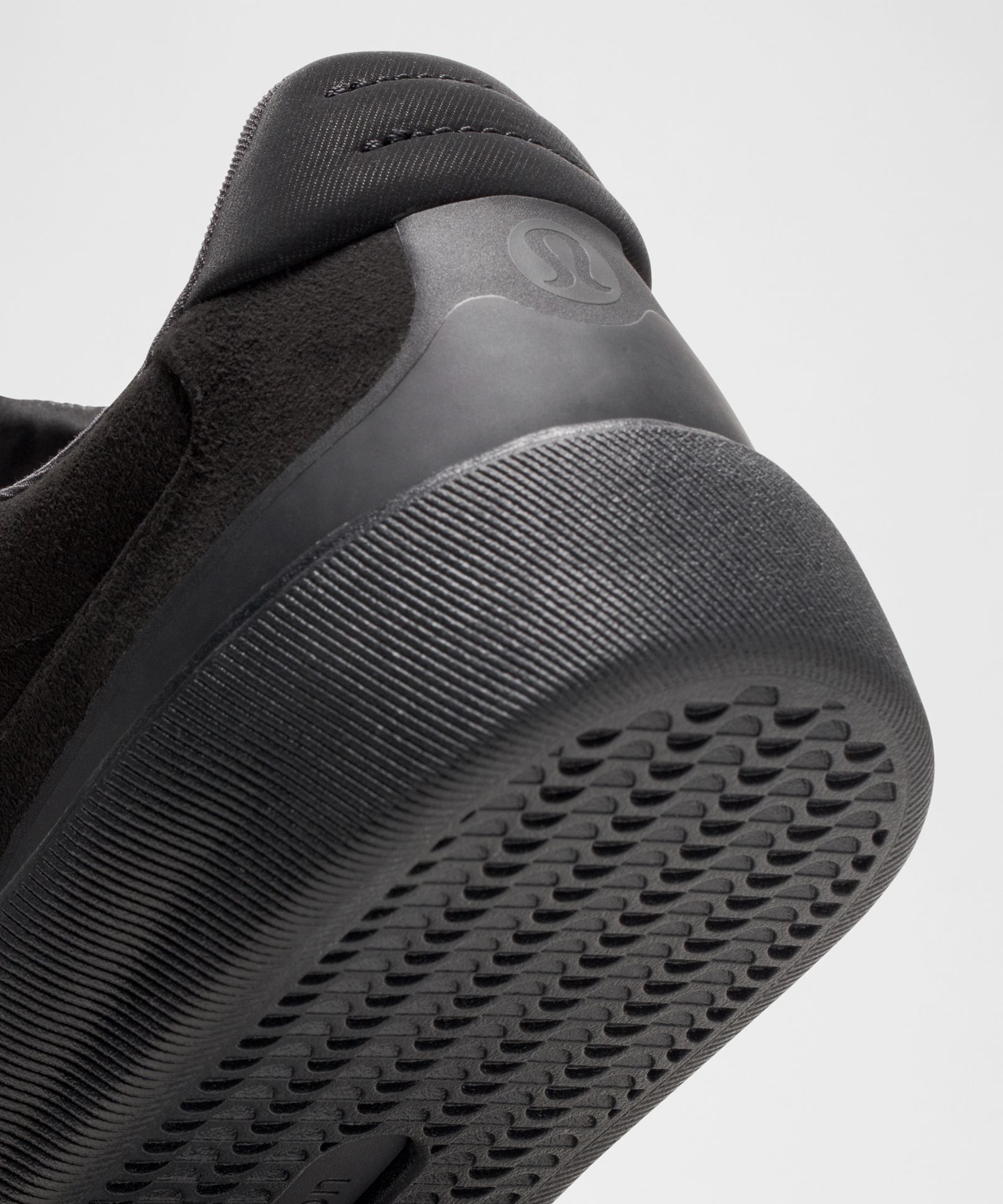 Lululemon Men's Cityverse Microsuede Sneaker — фото 9
