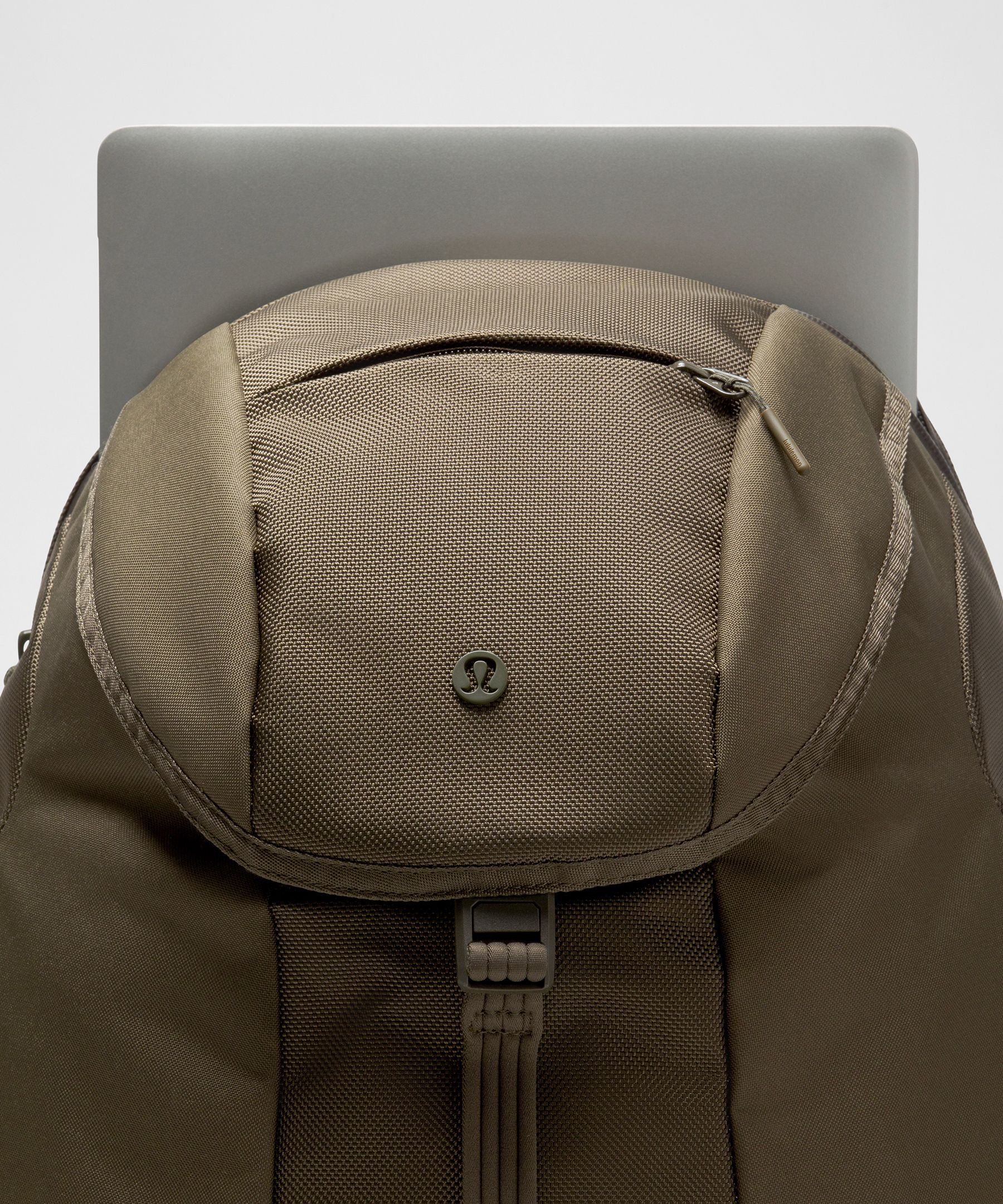 Daily Dispatch Backpack 28L