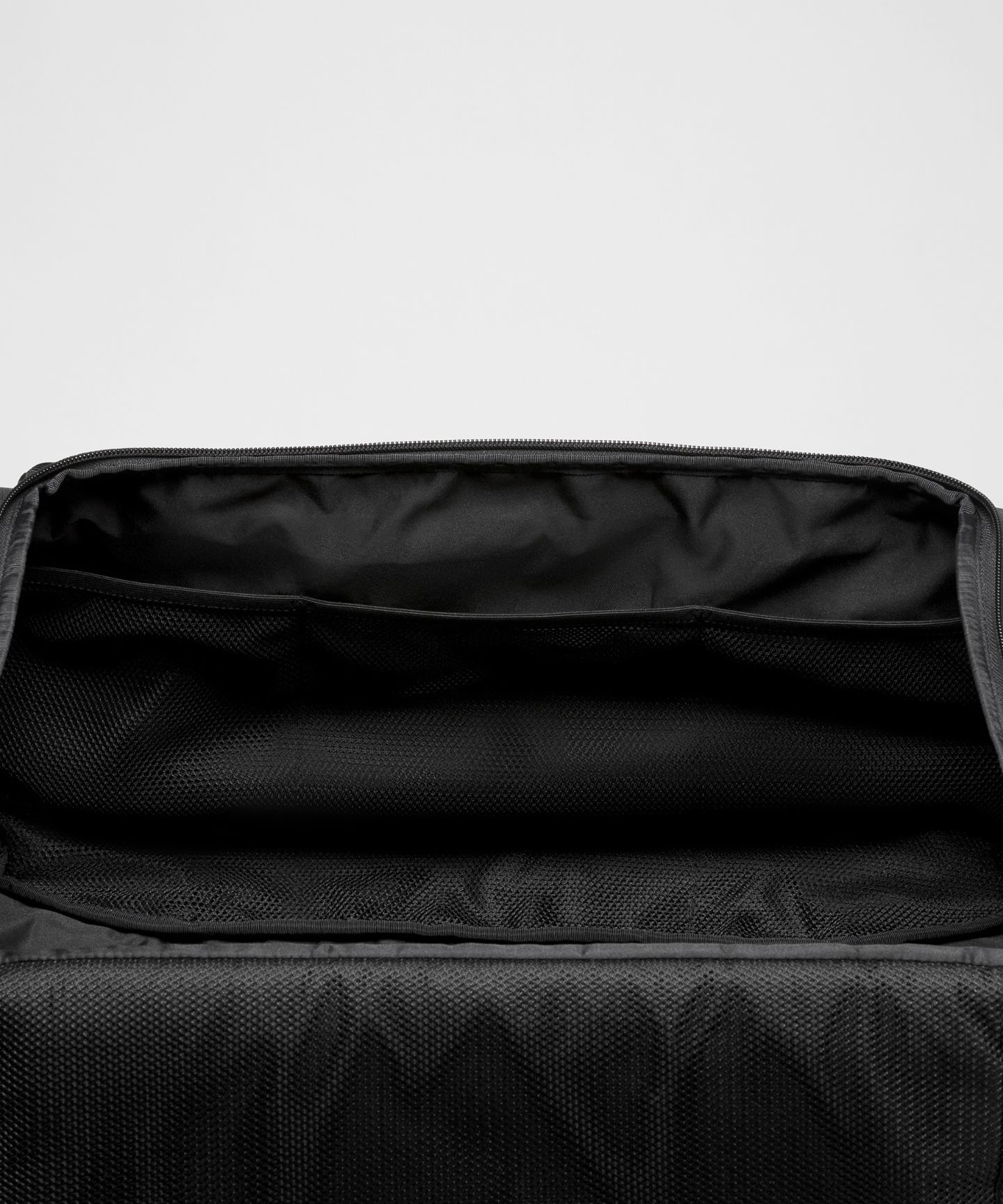 Сумка Lululemon Daily Dispatch Duffle 36L, цвет: Чёрный — фото 9
