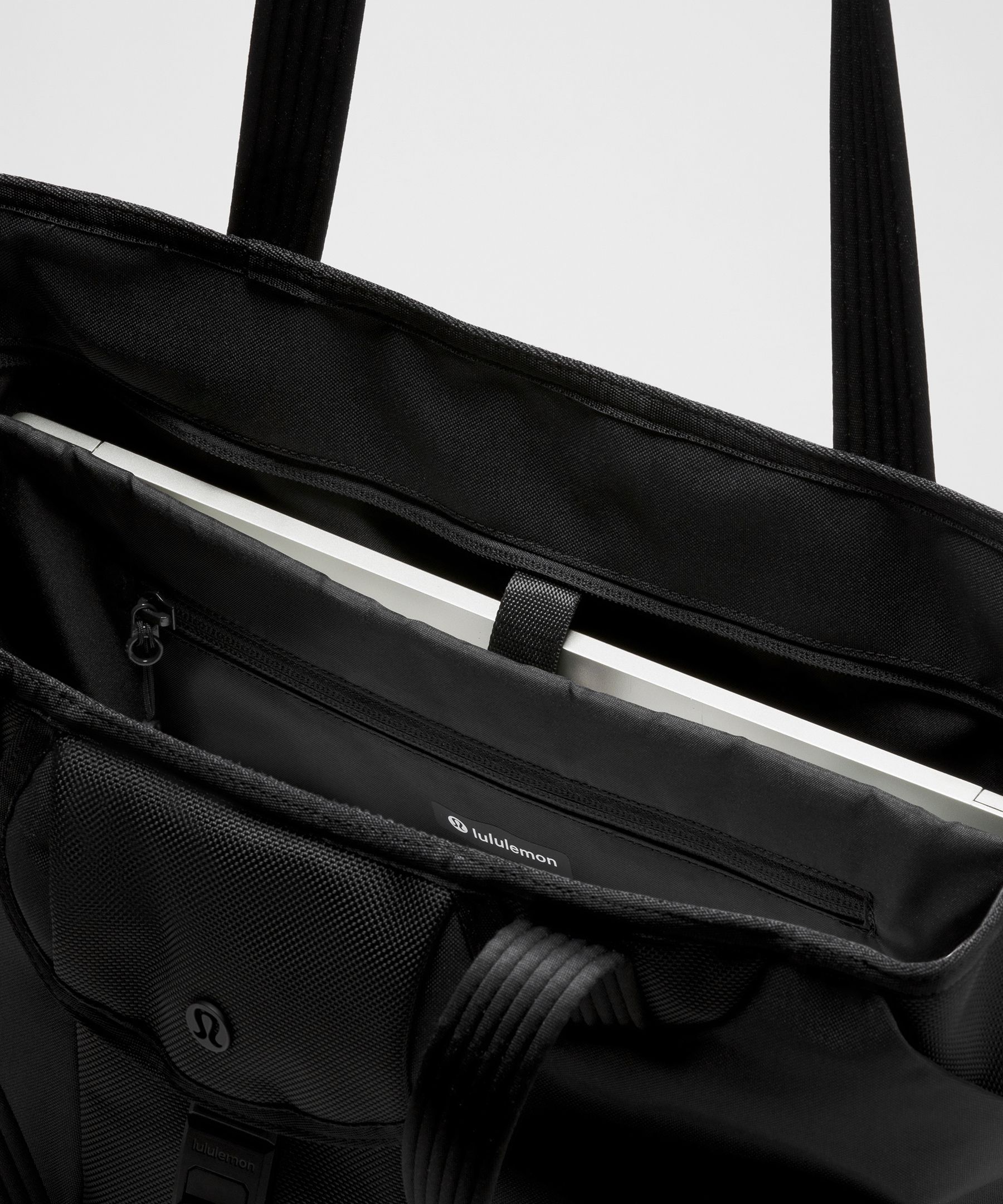 Daily Dispatch Tote Bag 16L