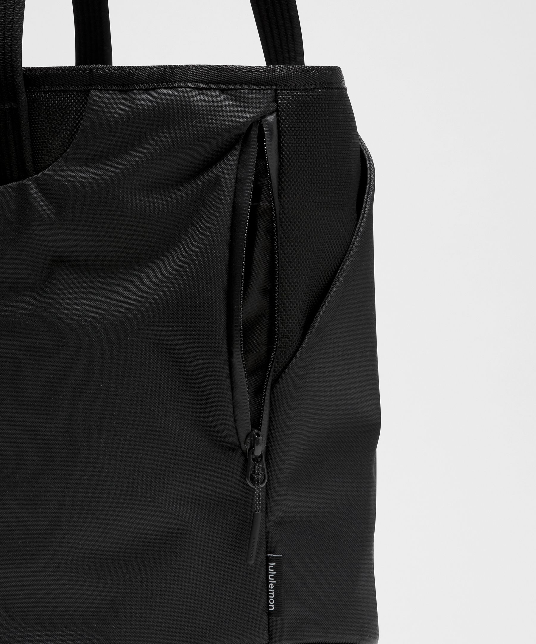 Daily Dispatch Tote Bag 16L