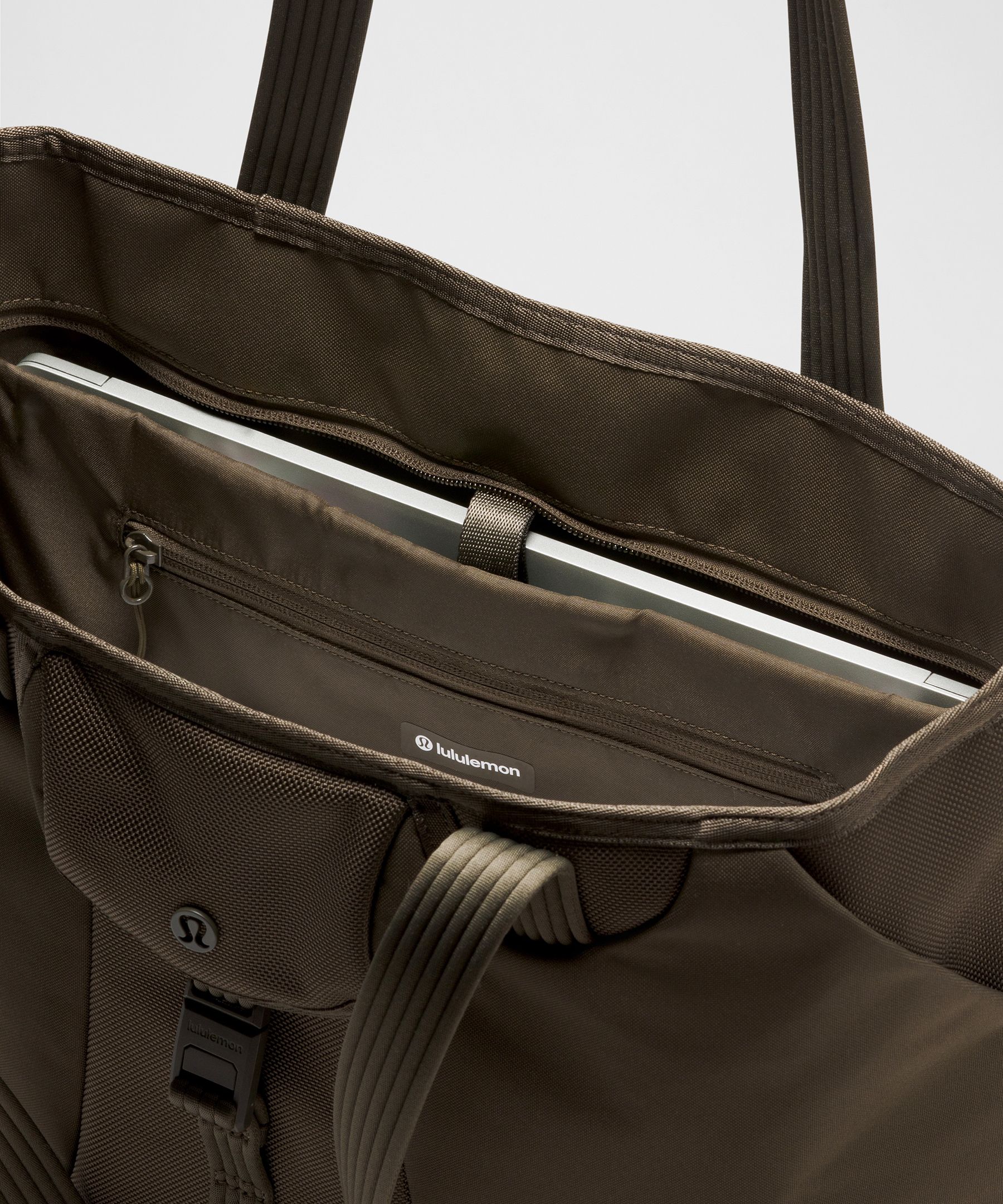 Daily Dispatch Tote Bag 16L