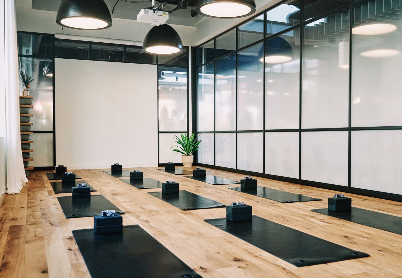 lululemon Lincoln Park - Heads up: the Lincoln Park store will close early  today at 2:00pm. Check out the sweat and meditation schedule for the rest  of the week here—bit.ly/2JgO5eY.